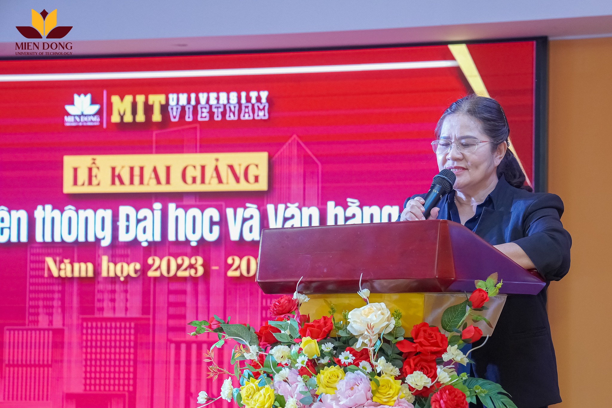 Nguyễn Thị Thanh Hà - Trưởng Khoa Khoa học Sức khỏe phát biểu tại buổi lễ