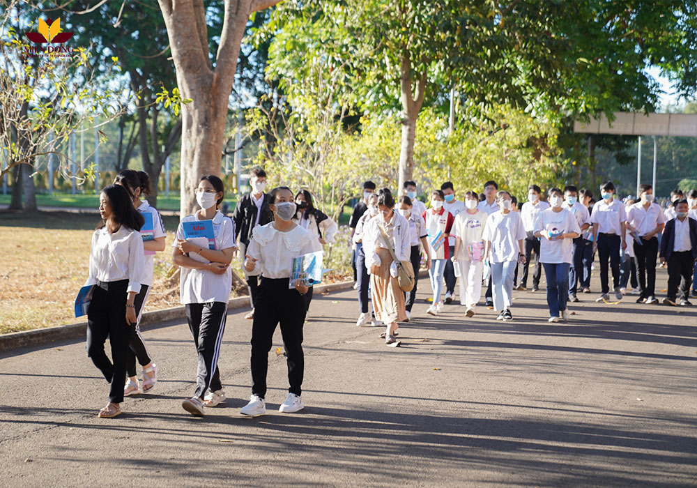 Thí sinh tham gia kỳ thi Đánh giá năng lực tại điểm thi MIT University Vietnam 