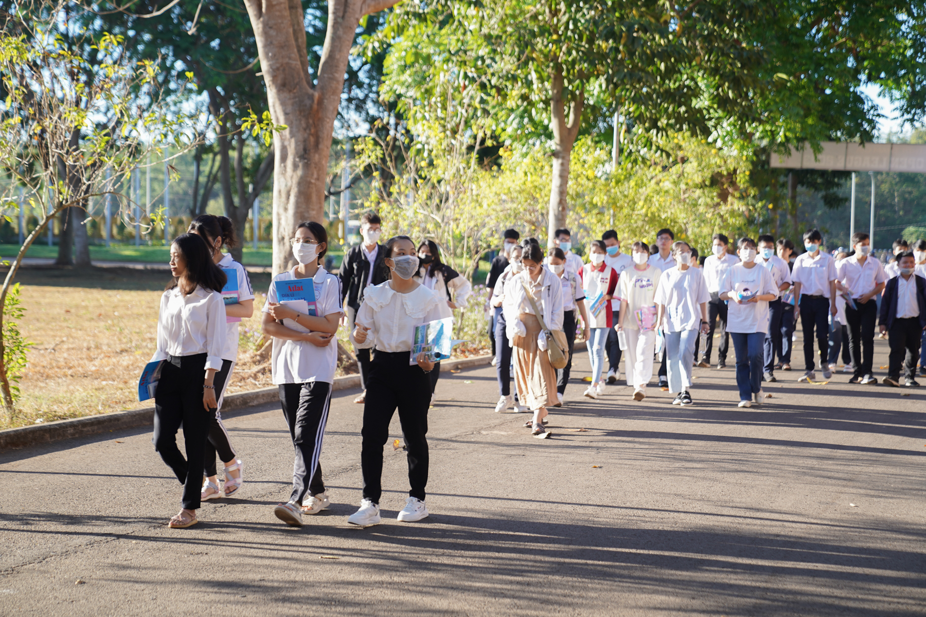 Thí sinh tham dự kỳ thi ĐGNL Đại học Quốc Gia TP Hồ Chí Minh được tổ chức tại MIT University