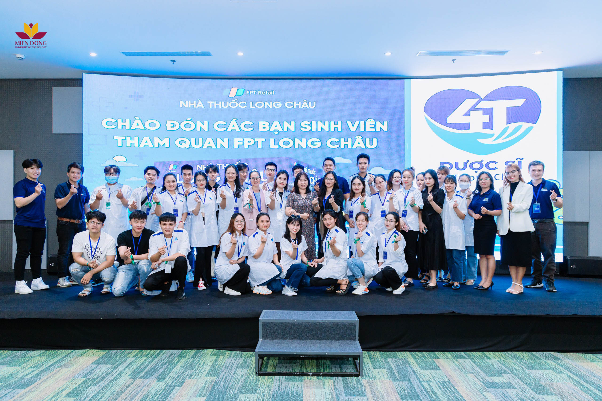 1 ngày trải nghiệm FPT Company Tour - FPT Long Châu cùng MIT-ers