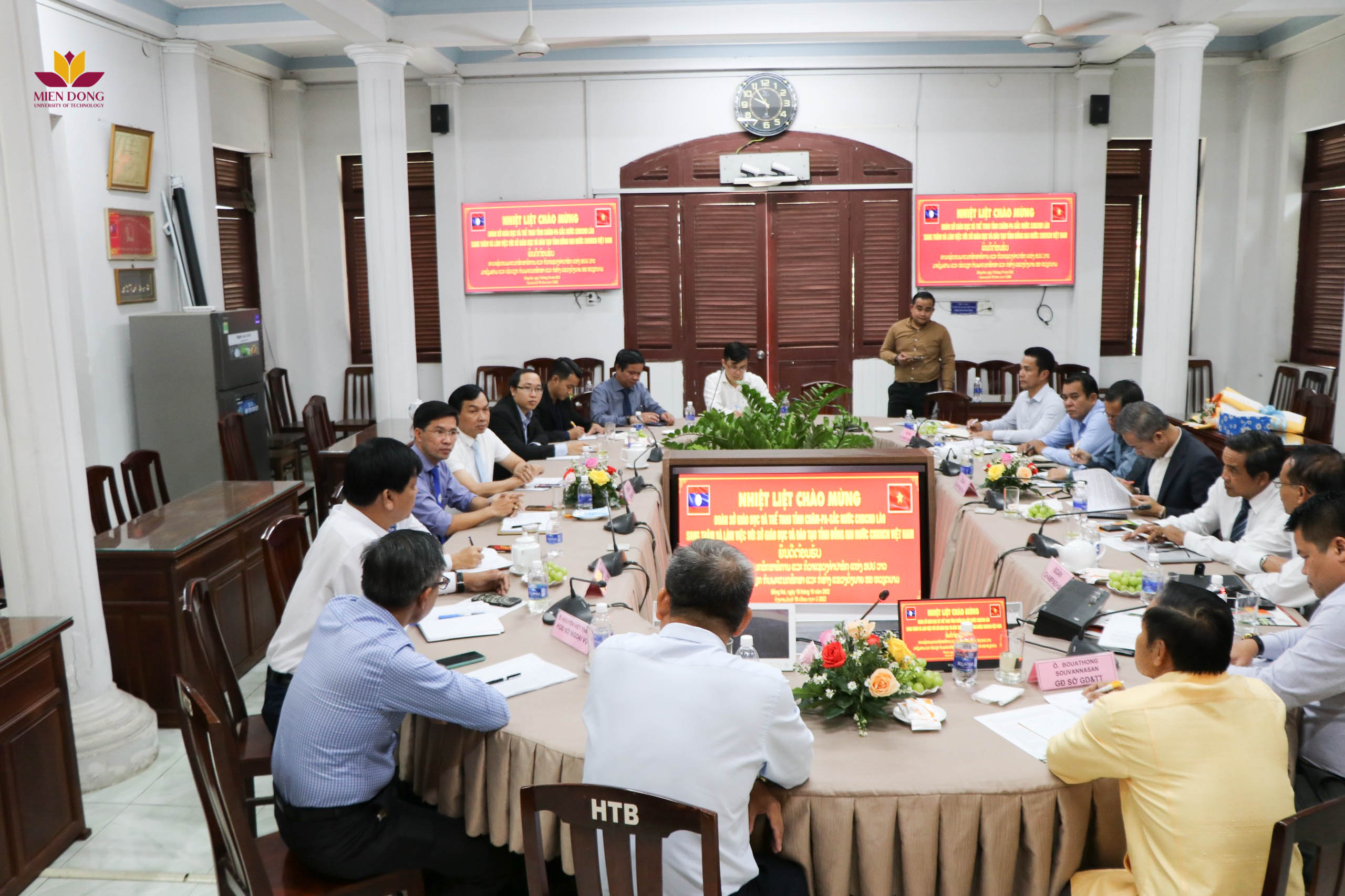 Trường Đại học Công nghệ Miền Đông tham dự lễ tiếp đón và làm việc với đoàn lãnh đạo Sở GD&TT tỉnh Champasak, Lào