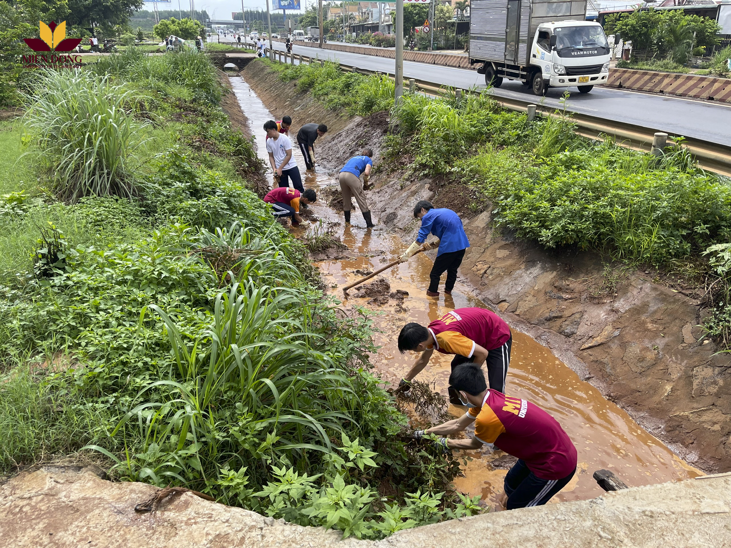 Sinh viên MIT Uni. hưởng ứng "Ngày Môi trường Thế giới 2023"