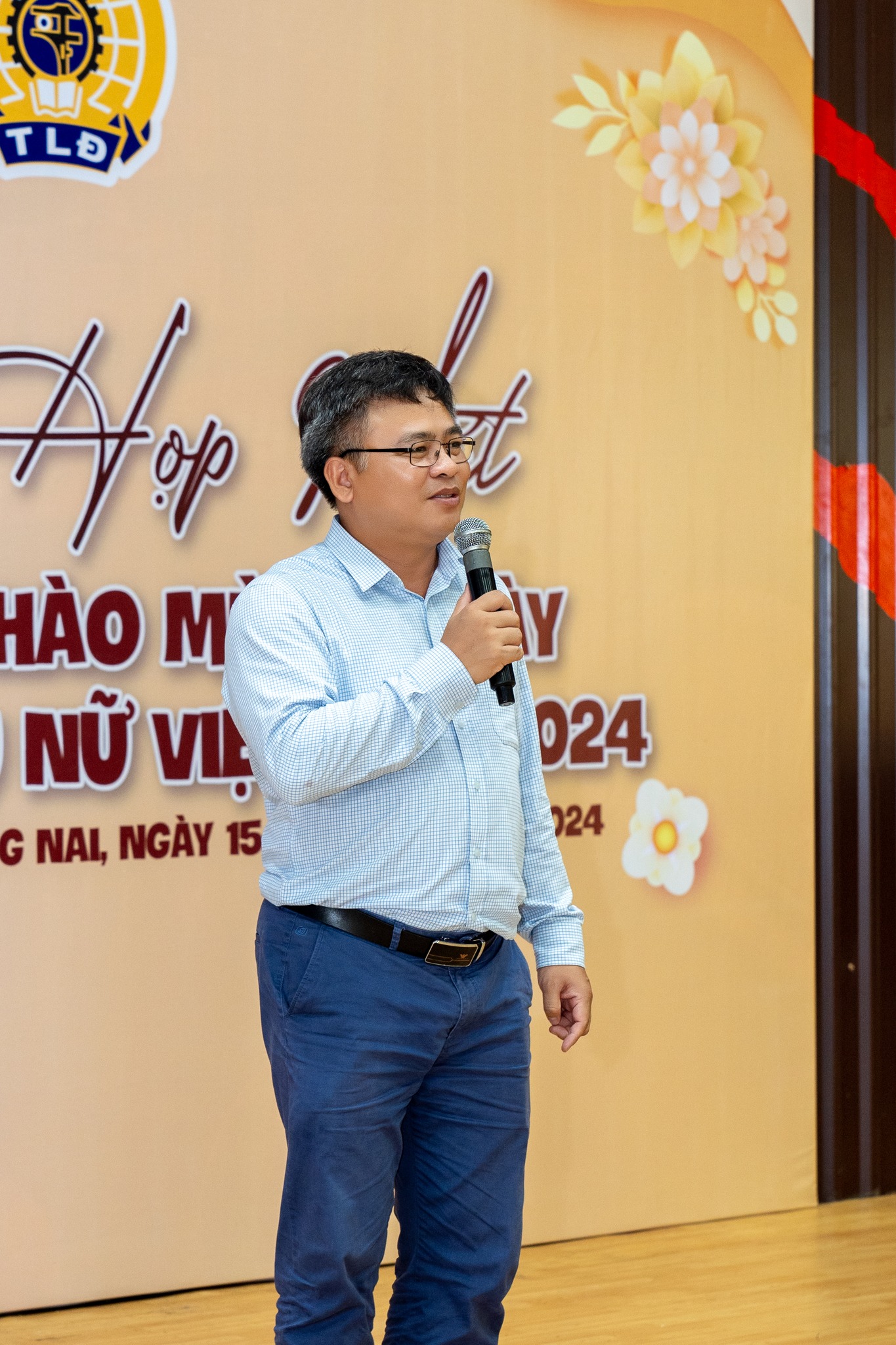 PGS.TS Phạm Văn Song - Hiệu trưởng Nhà trường phát biểu khai mạc buổi họp mặt