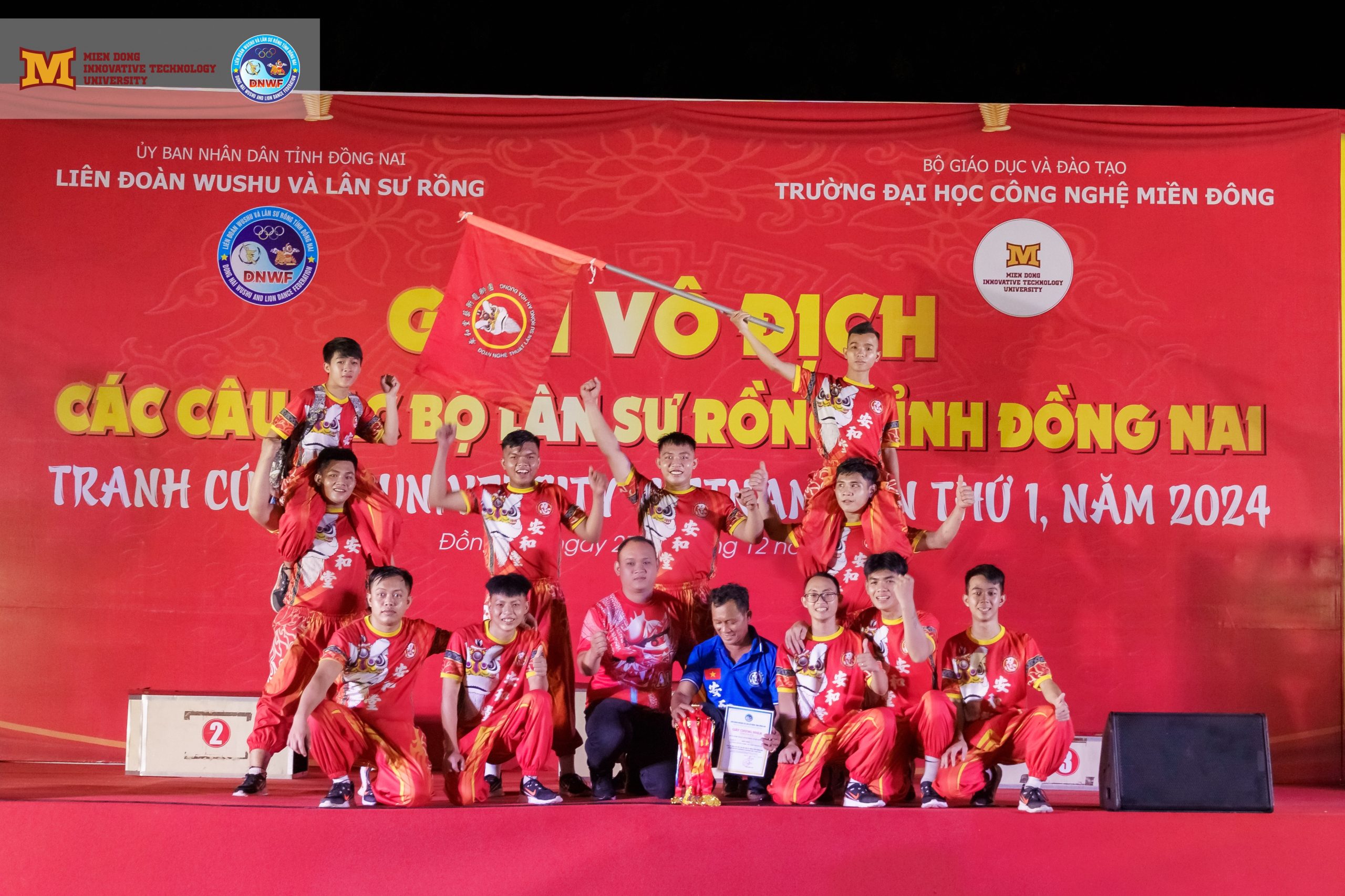 Giải nhất thuộc về đoàn Lân Sư Rồng – An Hòa Đường