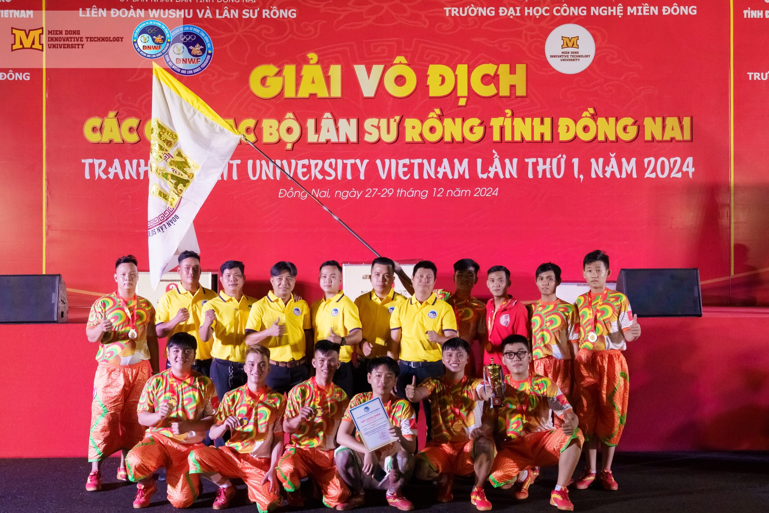 Hạng ba thuộc về Đoàn Lân Sư Rồng – Huỳnh Lân Đường