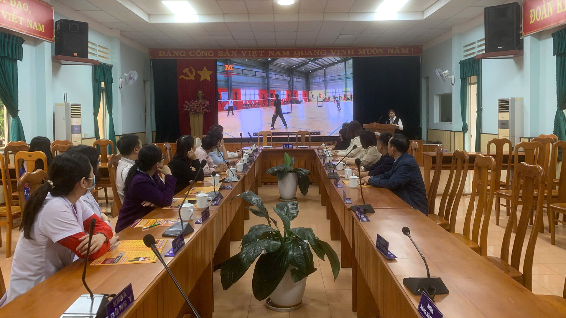 Lễ ký kết hợp tác giữa trường ĐH Công nghệ Miền Đông và Bệnh viện Đa khoa Gia Lai