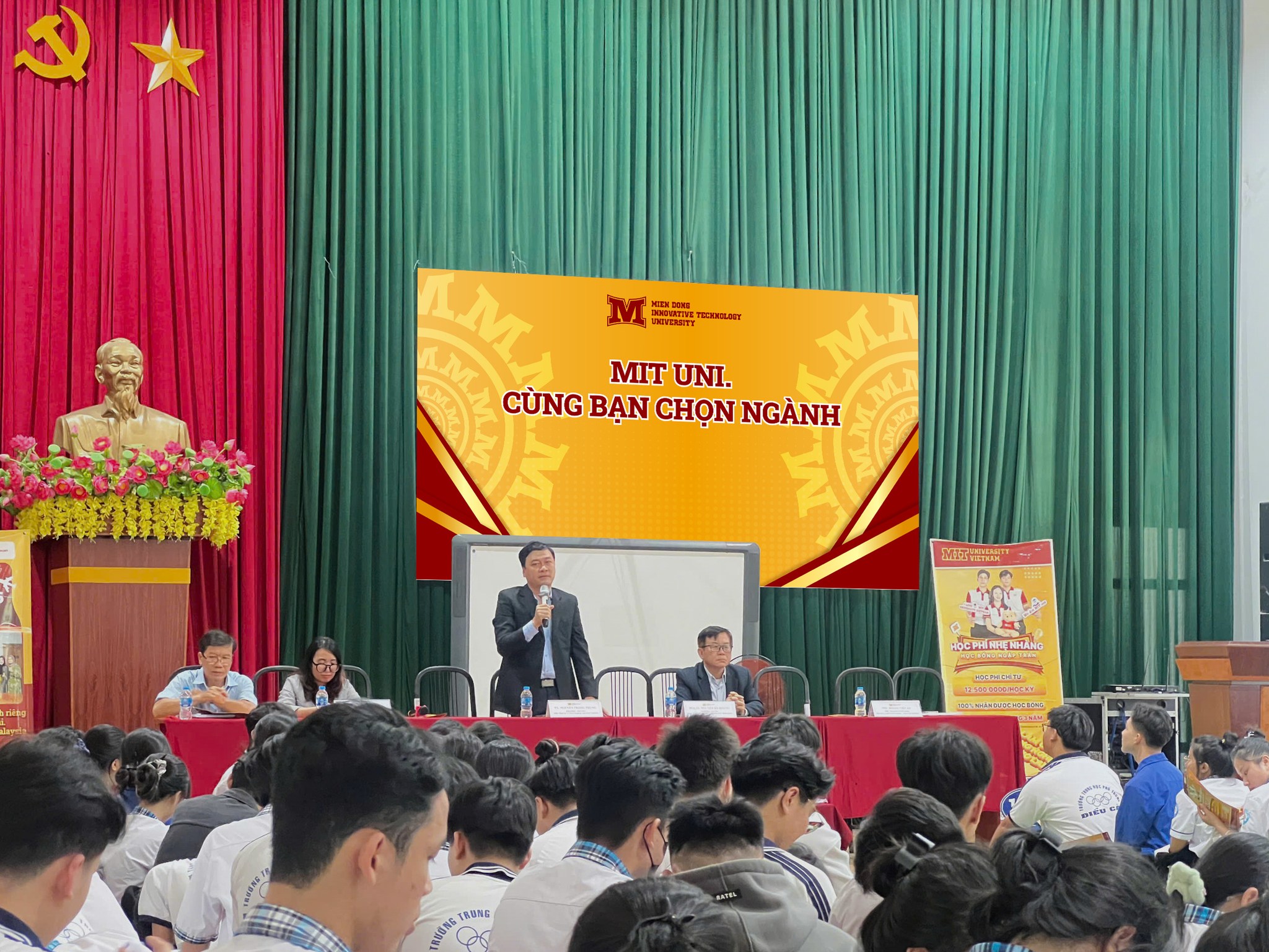 Chương trình “Cùng Trường Đại học Công nghệ Miền Đông – Làm chủ công nghệ tương lai” tại Trường THPT Điểu Cải - Đồng Nai