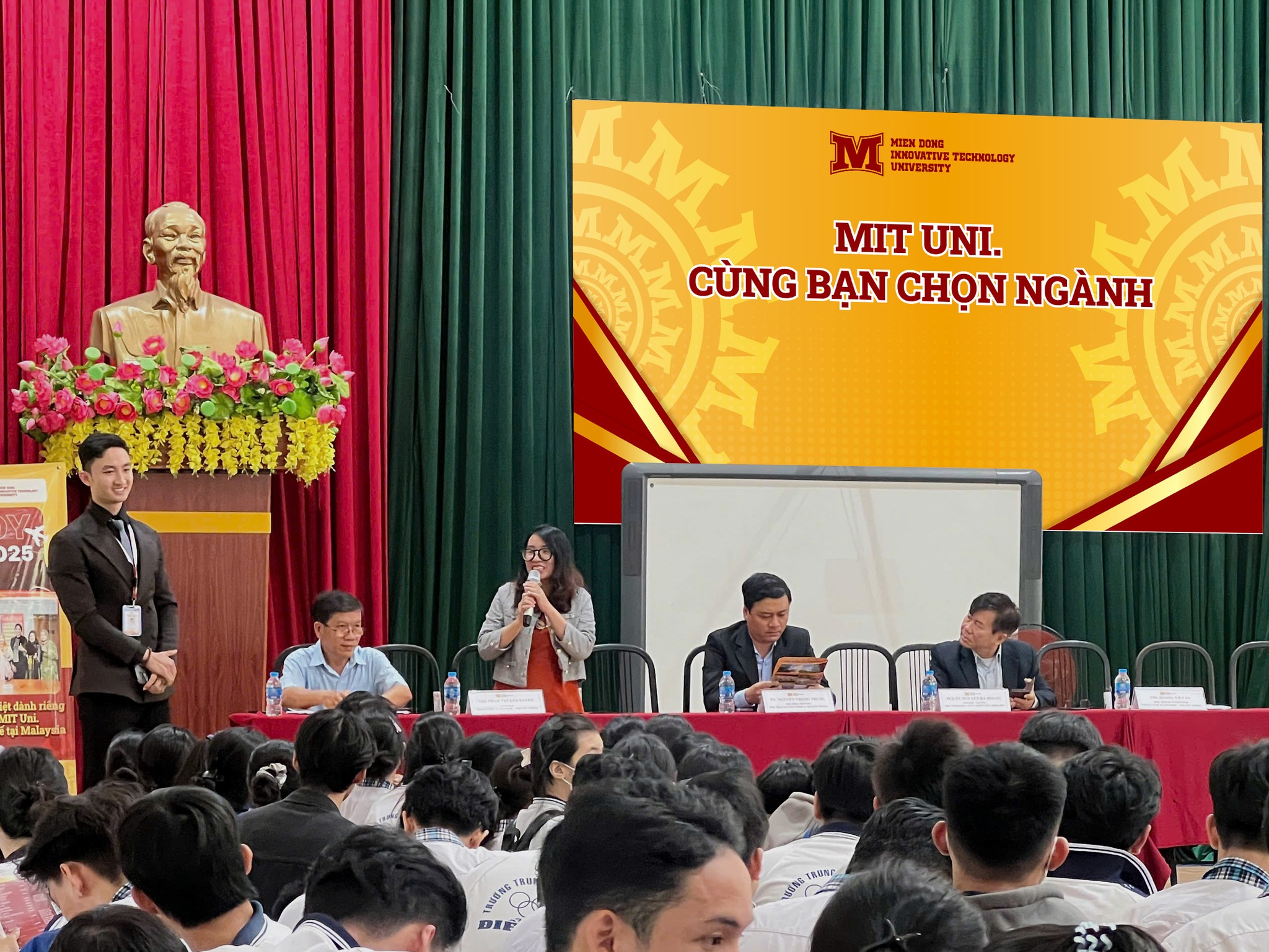 Chương trình “Cùng Trường Đại học Công nghệ Miền Đông – Làm chủ công nghệ tương lai” tại Trường THPT Điểu Cải - Đồng Nai