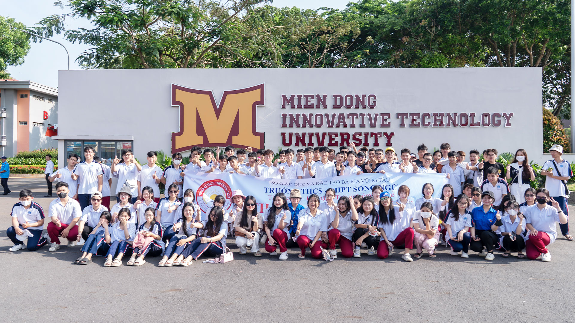 MIT Uni. chào đón học sinh Trường THCS-THPT Song Ngữ Vũng Tàu trong chương trình hướng nghiệp 2025