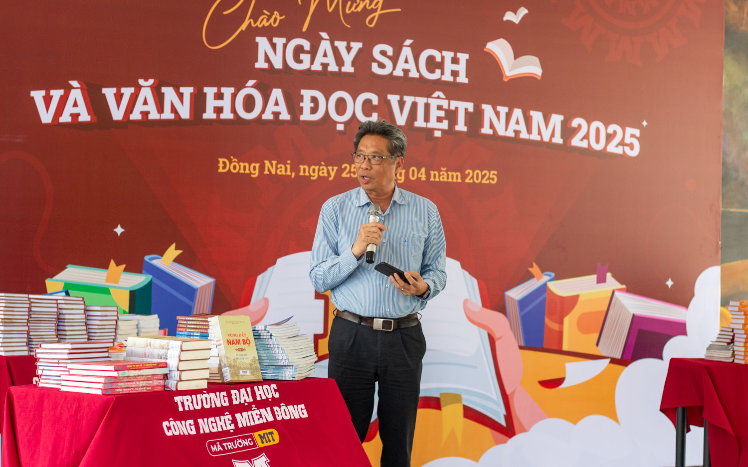 ThS. Lưu Phước Dũng - Phó Hiệu trưởng MIT Uni. phát biểu khai mạc chương trình