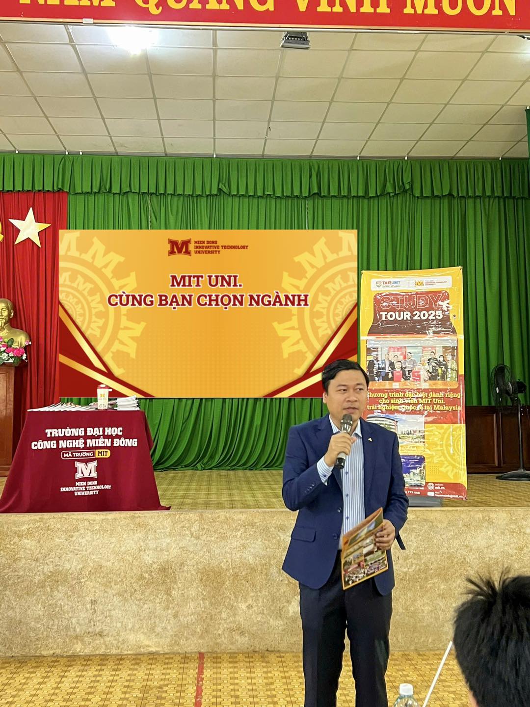 Trường Đại học Công nghệ Miền Đông "đổ bộ" THPT Trần Phú Đồng Nai