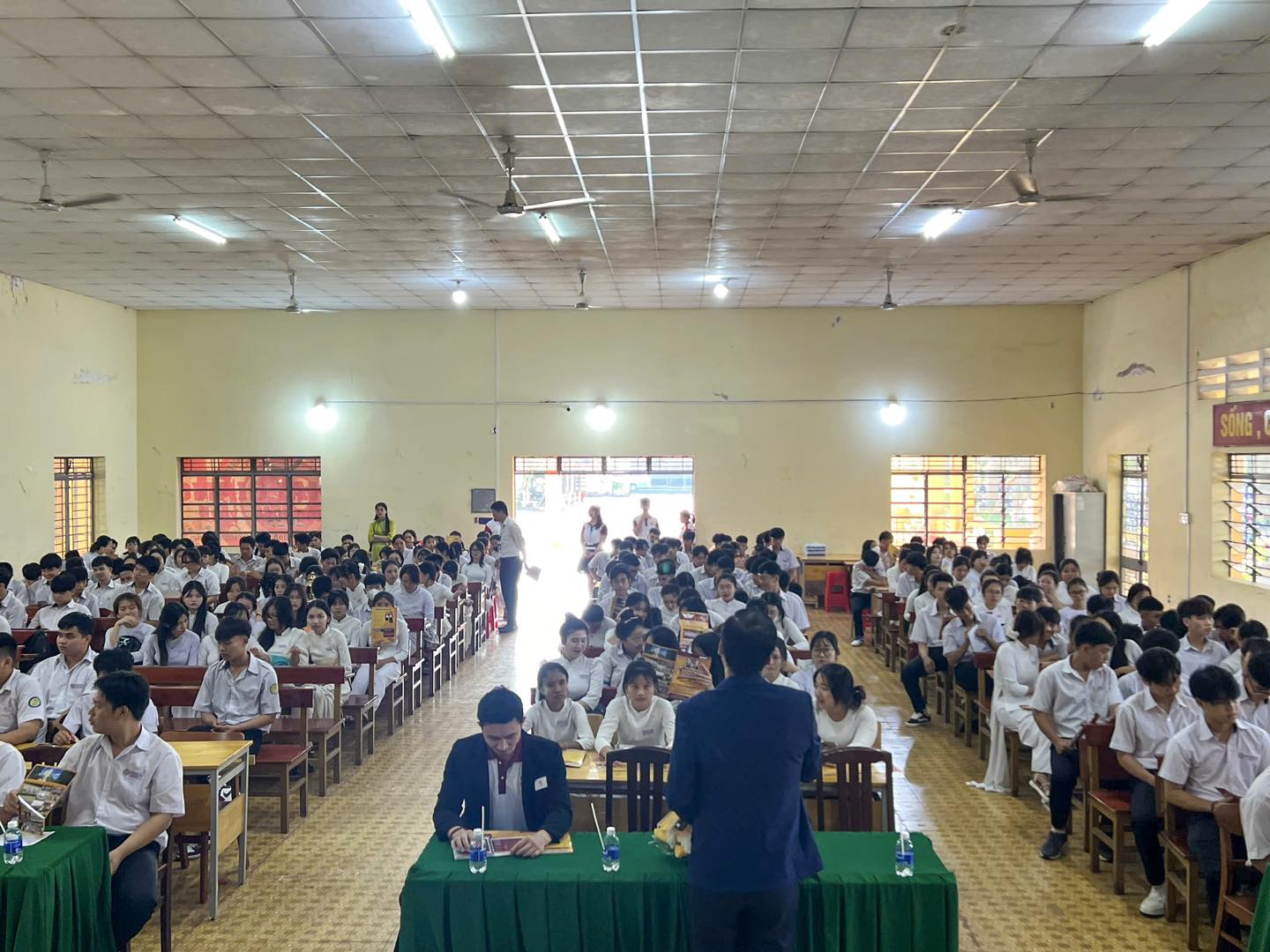 Trường Đại học Công nghệ Miền Đông "đổ bộ" THPT Trần Phú Đồng Nai