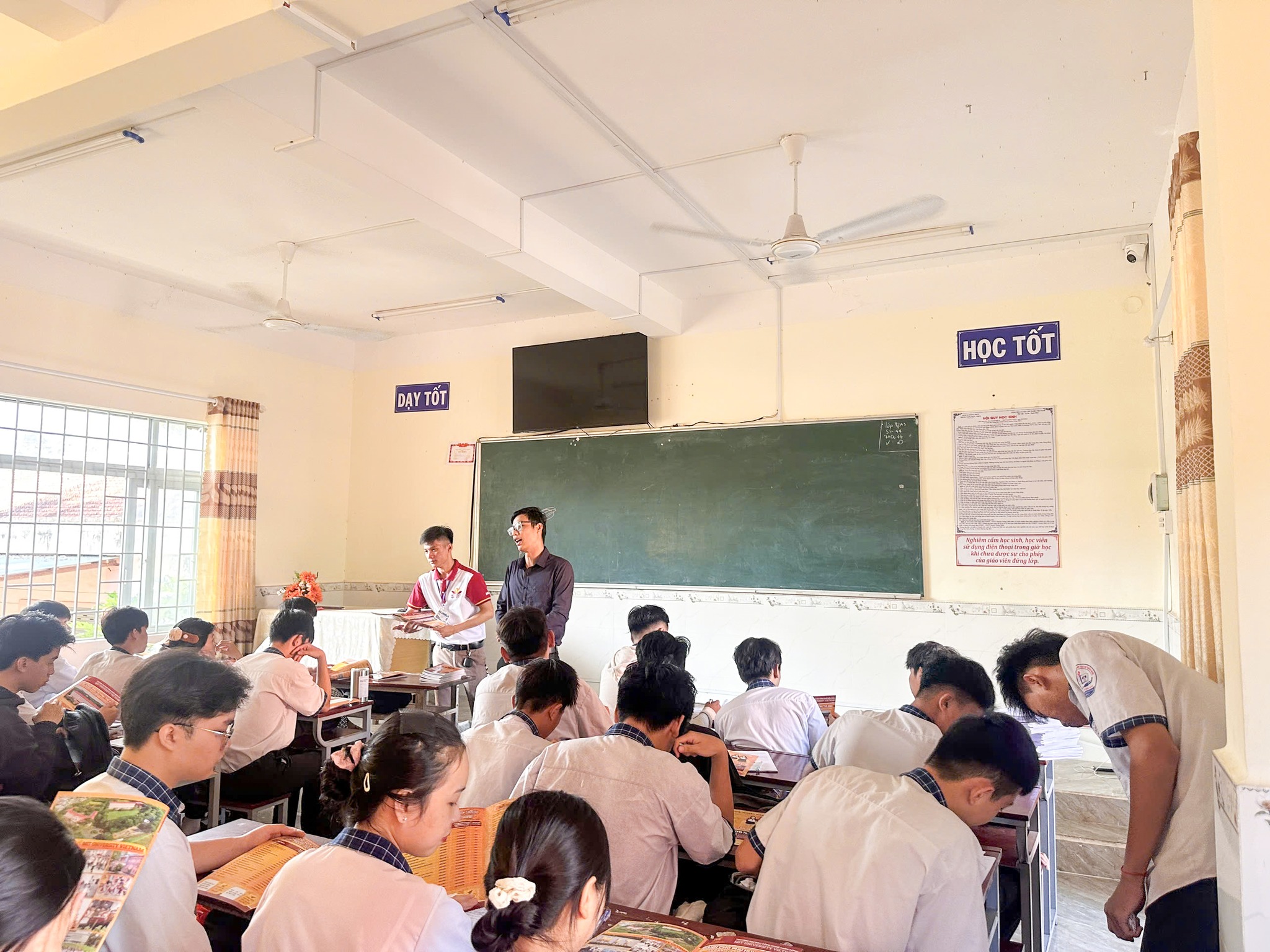 Tuyển sinh 2025 - MIT Uni. Đồng hành cùng GDNN - GDTX Long Khánh và Thống Nhất