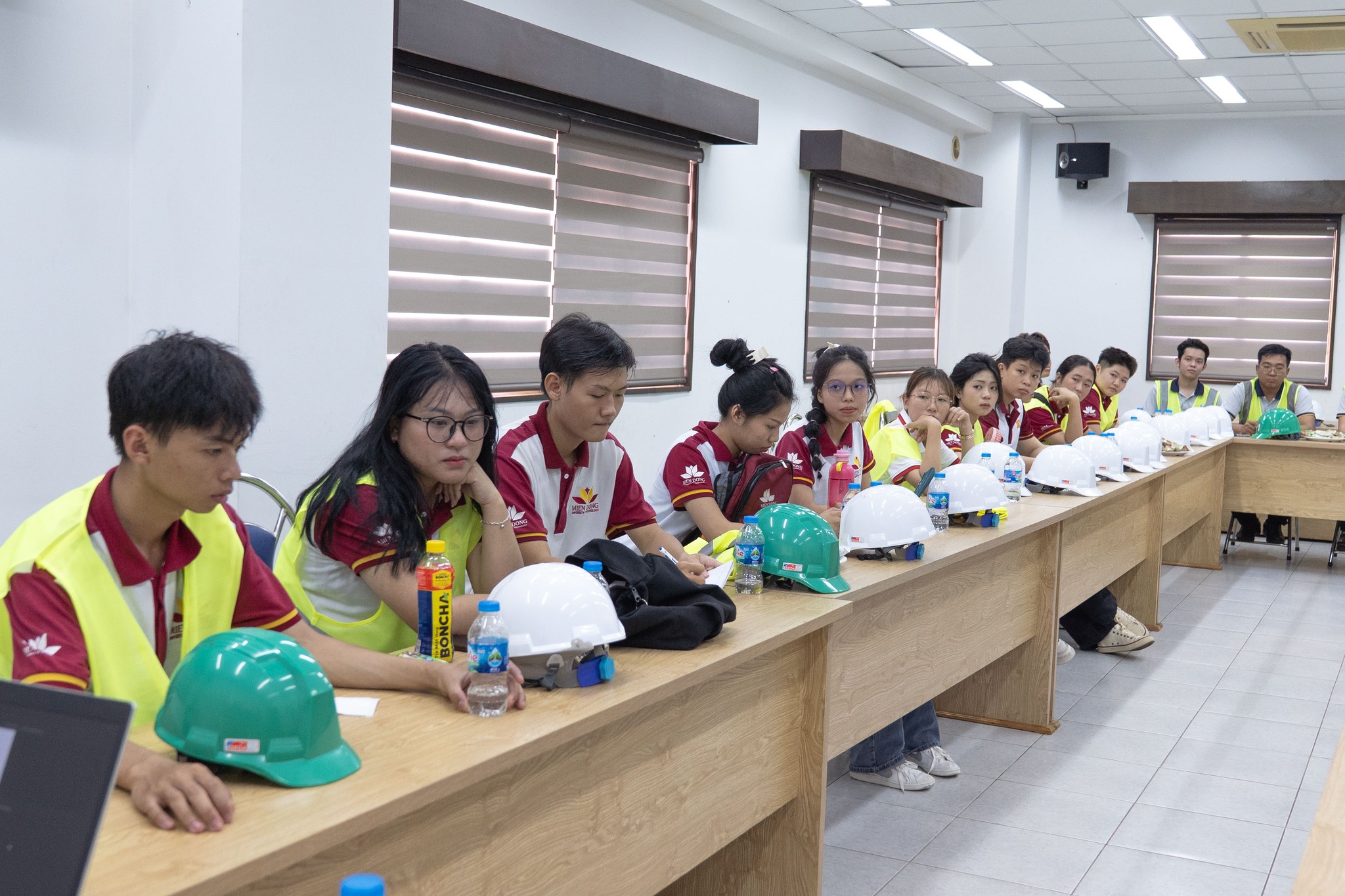 Sinh viên MIT Uni. - Trải nghiệm thực tế Logistics tại Cảng Thị Vải