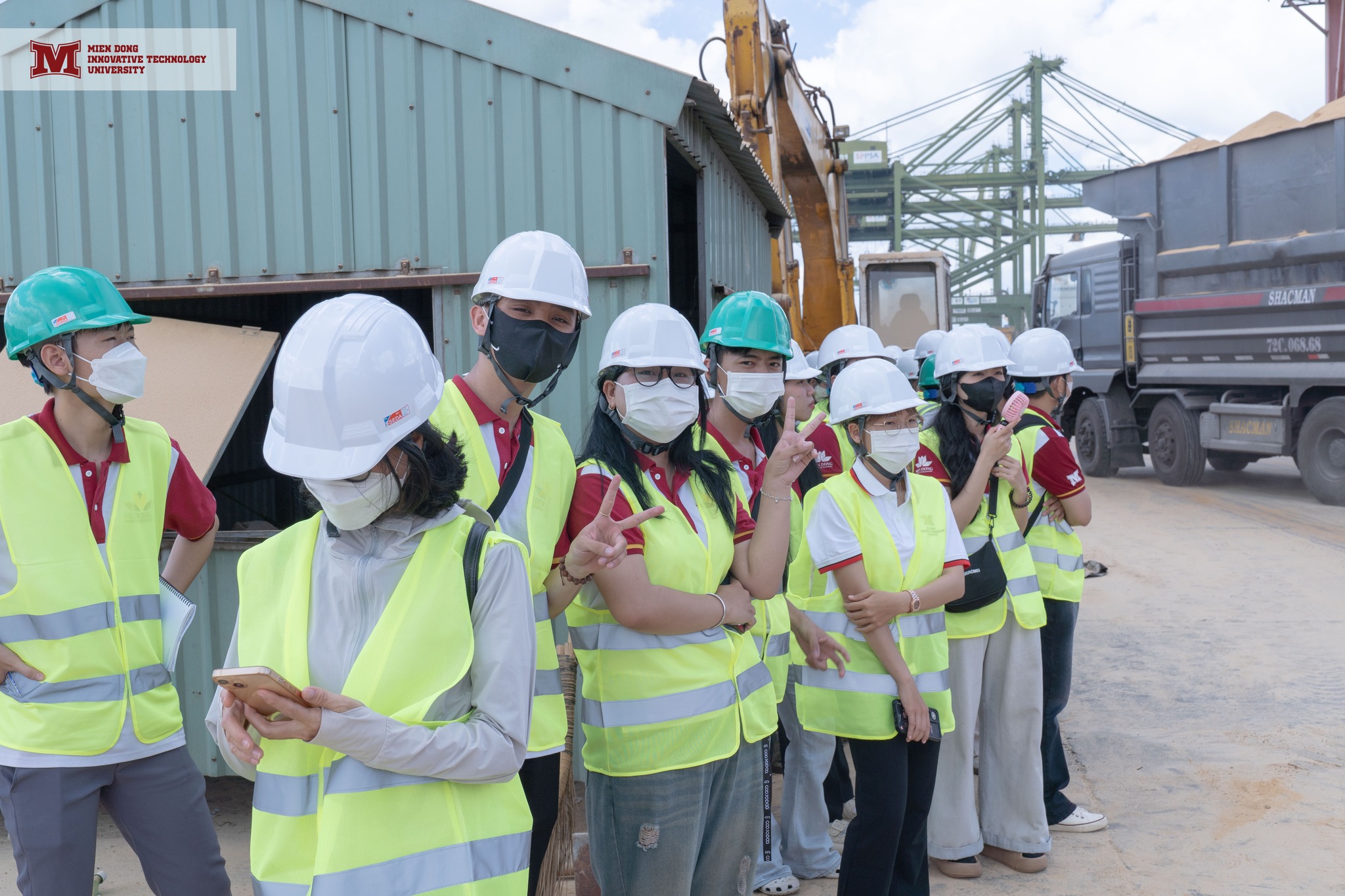 Sinh viên MIT Uni. - Trải nghiệm thực tế Logistics tại Cảng Thị Vải