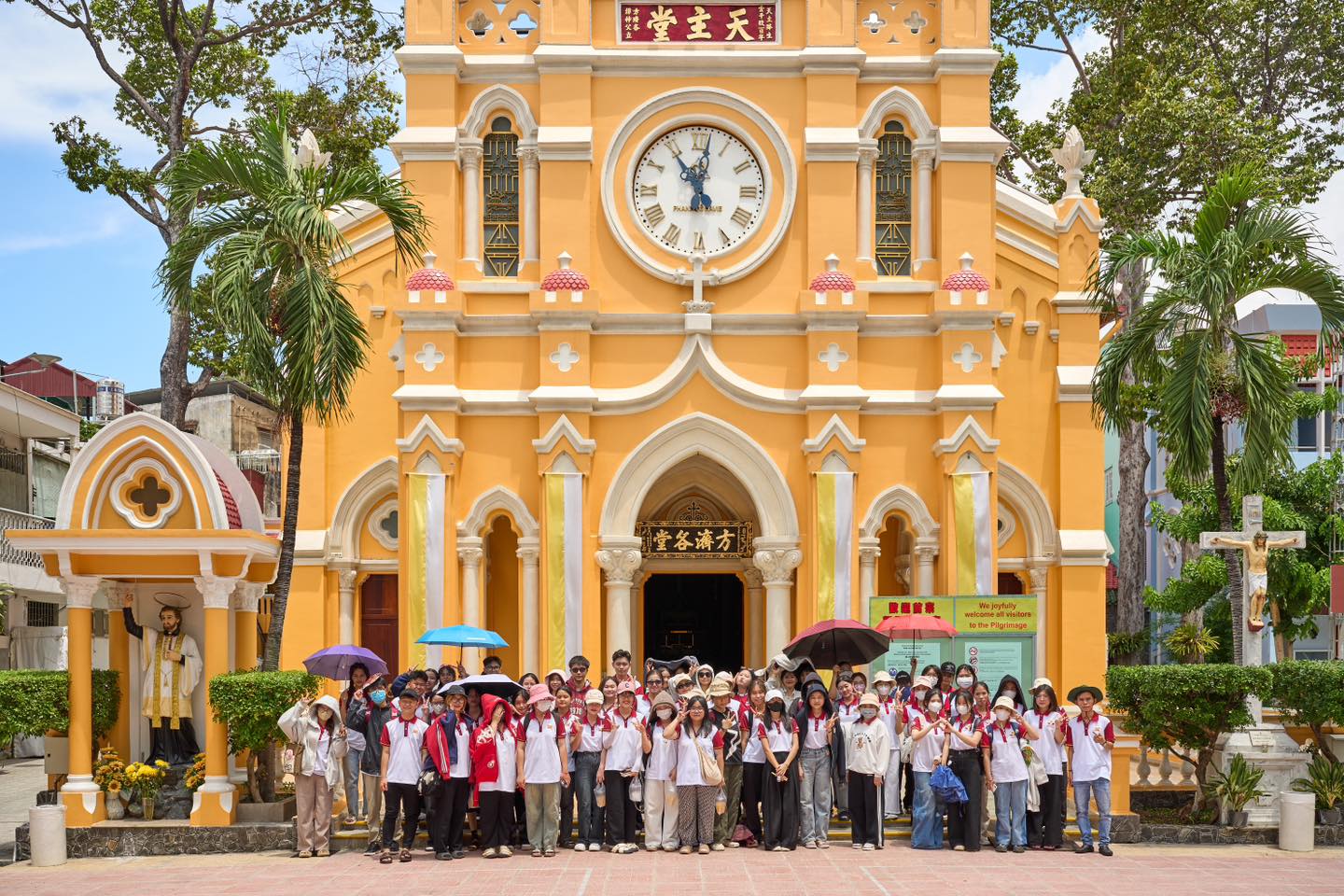 Sinh viên ngành Ngôn ngữ Trung Quốc của MIT Uni. trải nghiệm thực tế tại Chinatown TP.HCM
