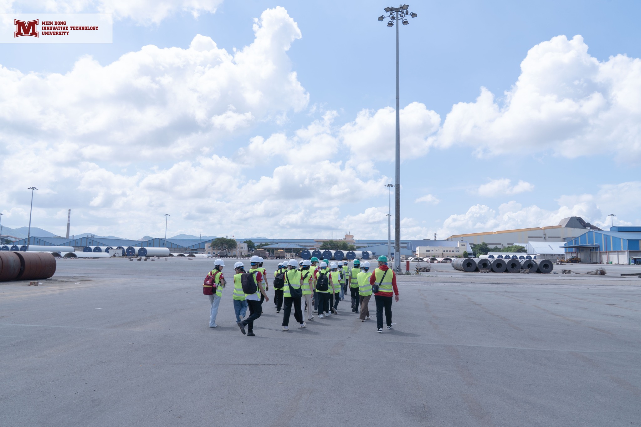 Sinh viên MIT Uni. - Trải nghiệm thực tế Logistics tại Cảng Thị Vải