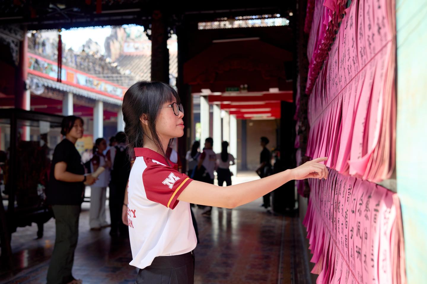 Sinh viên ngành Ngôn ngữ Trung Quốc của MIT Uni. trải nghiệm thực tế tại Chinatown TP.HCM