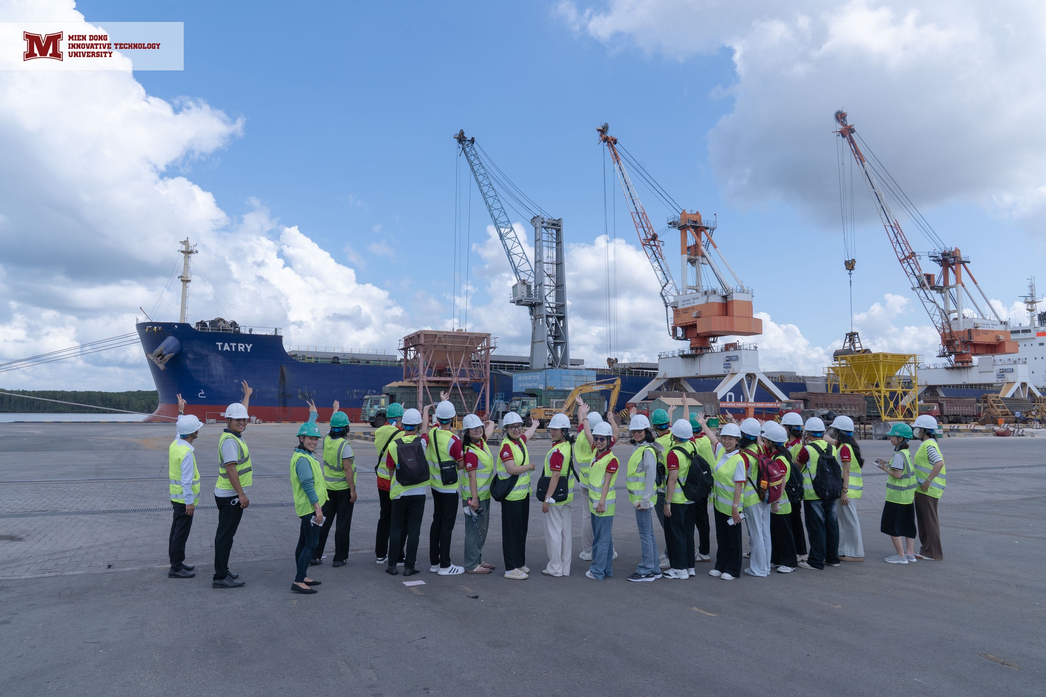 Sinh viên MIT Uni. - Trải nghiệm thực tế Logistics tại Cảng Thị Vải
