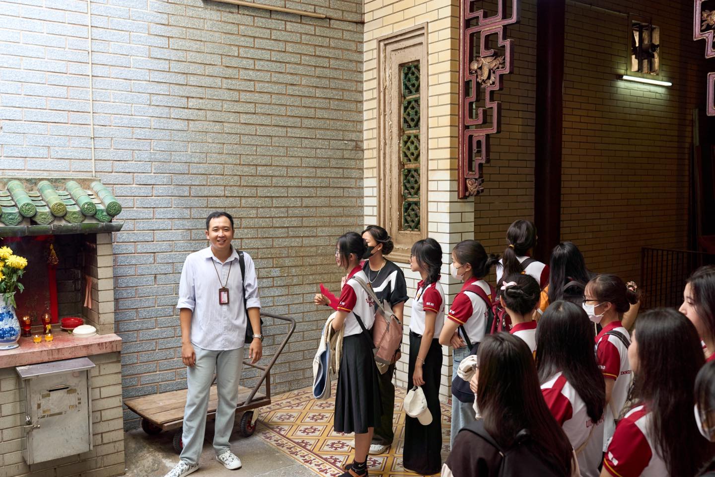 Sinh viên ngành Ngôn ngữ Trung Quốc của MIT Uni. trải nghiệm thực tế tại Chinatown TP.HCM