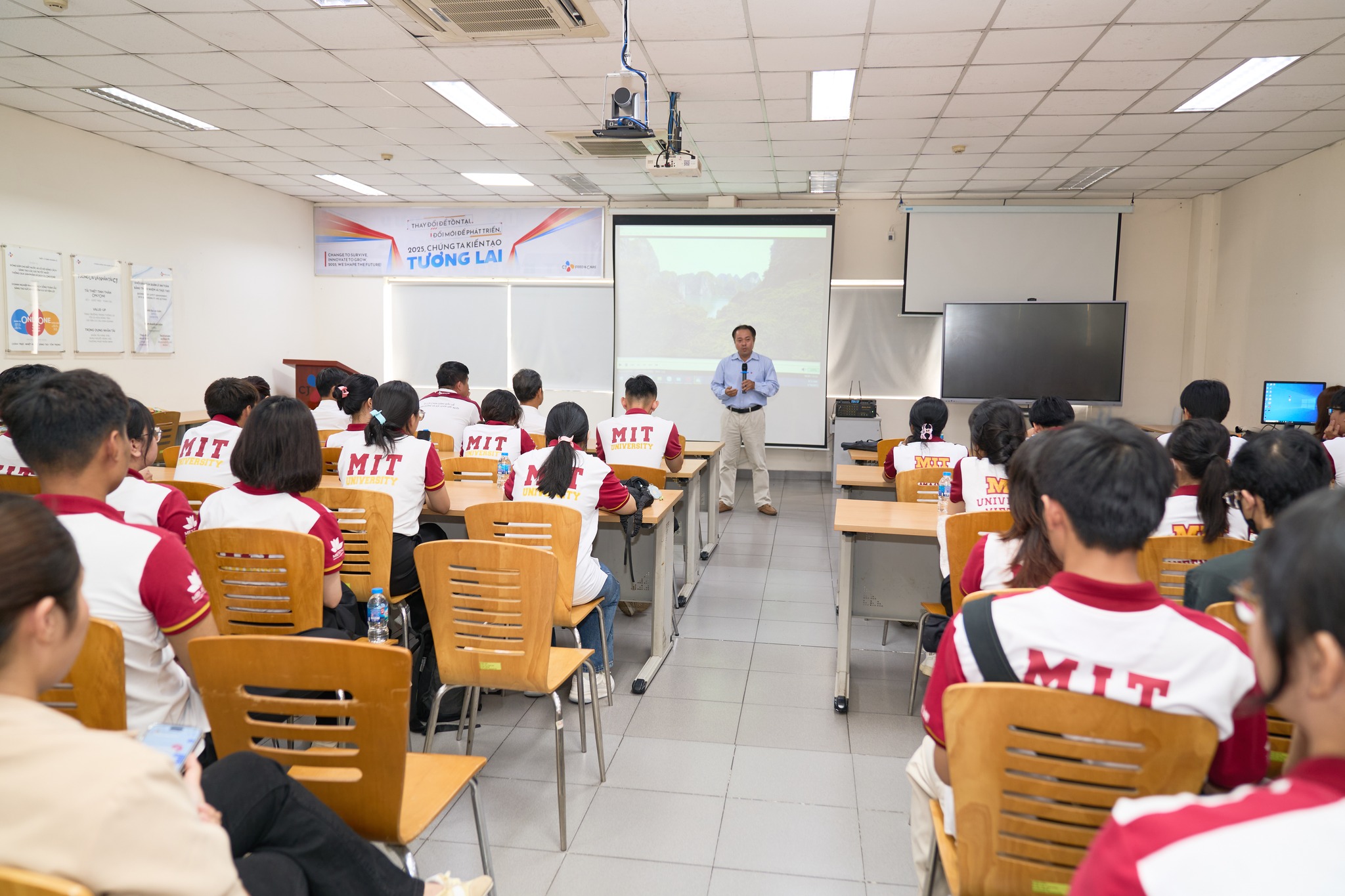 Khám phá nhà máy CJ Vina Agri – Cơ hội cho sinh viên Thú y MIT Uni.