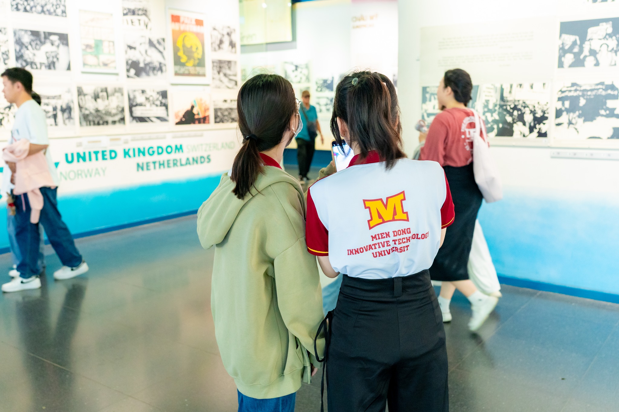 The Real English Experience - Sinh viên MIT Uni. trải nghiệm văn hóa TP.HCM