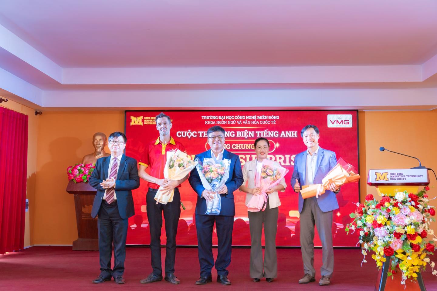 Vòng chung kết cuộc thi hùng biện tiếng Anh 2025 | MIT Uni.