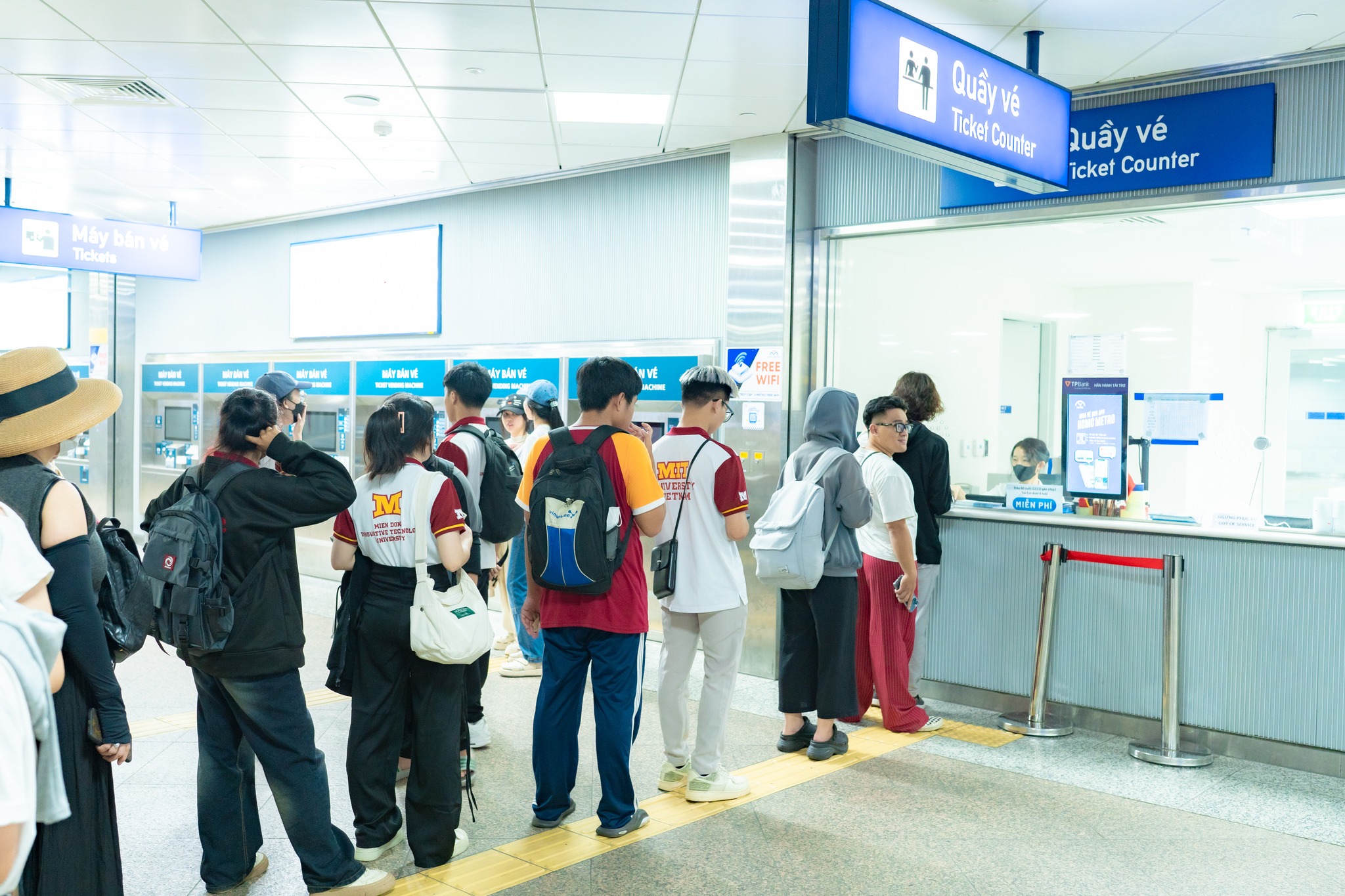The Real English Experience - Sinh viên MIT Uni. trải nghiệm văn hóa TP.HCM