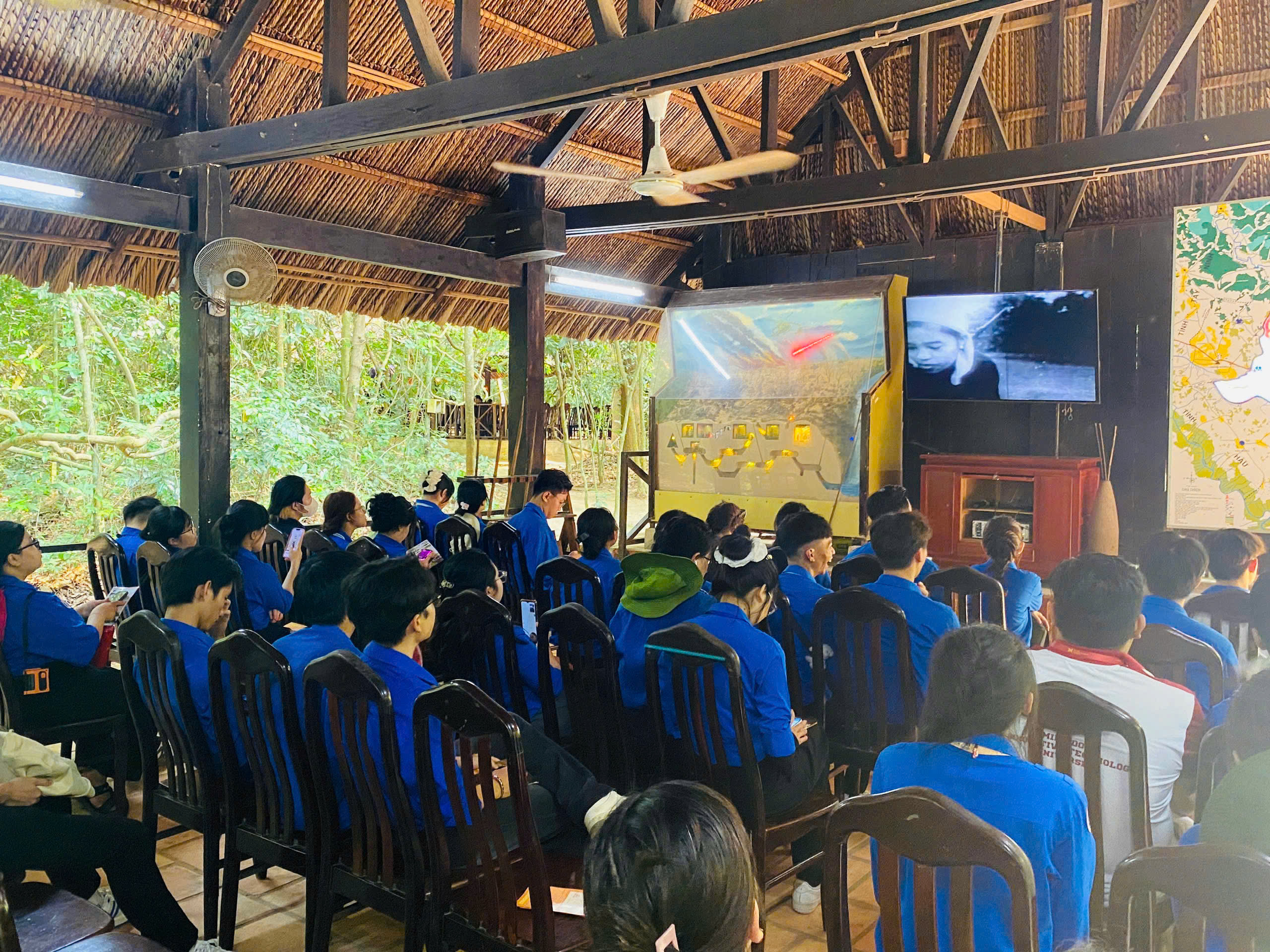 TRƯỜNG ĐẠI HỌC CÔNG NGHỆ MIỀN ĐÔNG (MIT UNI.) THEO DẤU CHÂN BÁC - HÀNH TRÌNH CỦA NIỀM TIN - KỶ NIỆM 135 NĂM NGÀY SINH CHỦ TỊCH HỒ CHÍ MINH (19/5/1890 – 19/5/2025)