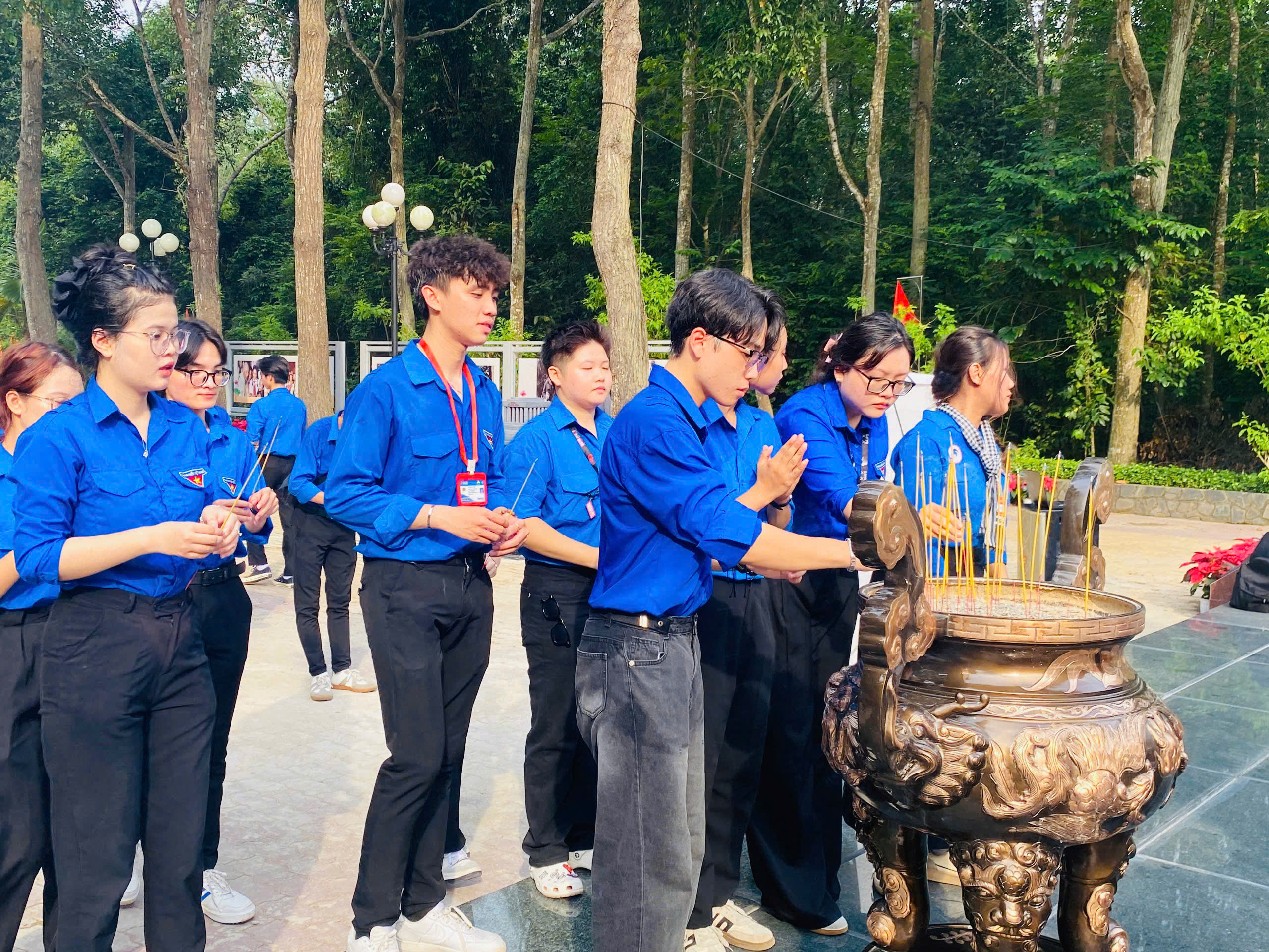 TRƯỜNG ĐẠI HỌC CÔNG NGHỆ MIỀN ĐÔNG (MIT UNI.) THEO DẤU CHÂN BÁC - HÀNH TRÌNH CỦA NIỀM TIN - KỶ NIỆM 135 NĂM NGÀY SINH CHỦ TỊCH HỒ CHÍ MINH (19/5/1890 – 19/5/2025)