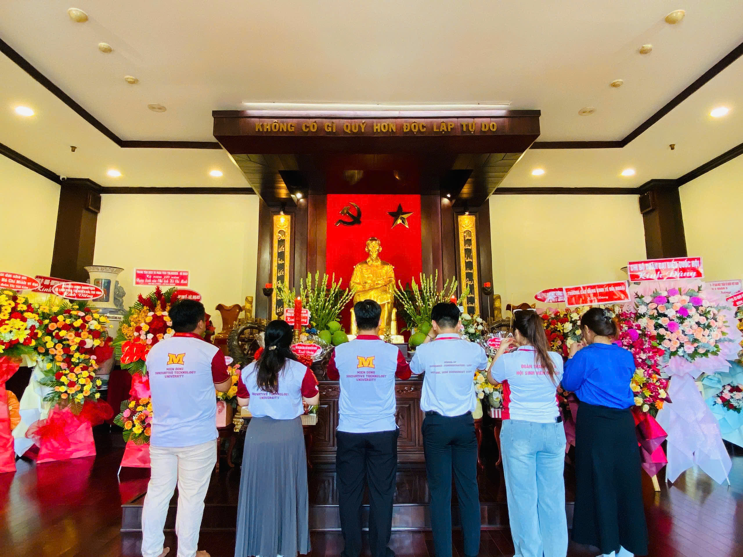 TRƯỜNG ĐẠI HỌC CÔNG NGHỆ MIỀN ĐÔNG (MIT UNI.) THEO DẤU CHÂN BÁC - HÀNH TRÌNH CỦA NIỀM TIN - KỶ NIỆM 135 NĂM NGÀY SINH CHỦ TỊCH HỒ CHÍ MINH (19/5/1890 – 19/5/2025)