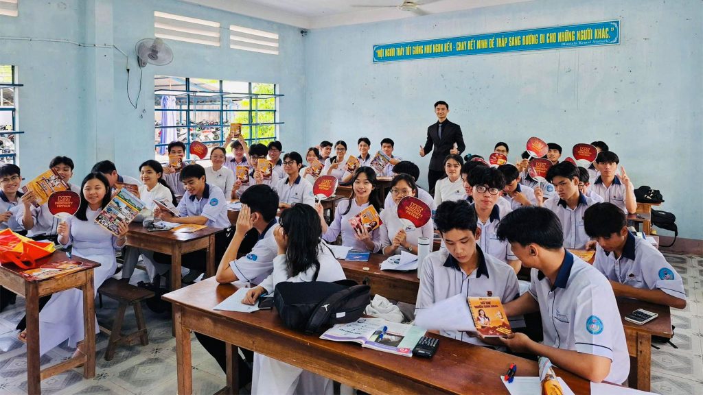 Trường Đại học Công nghệ Miền Đông tư vấn tuyển sinh tại Bình Thuận
