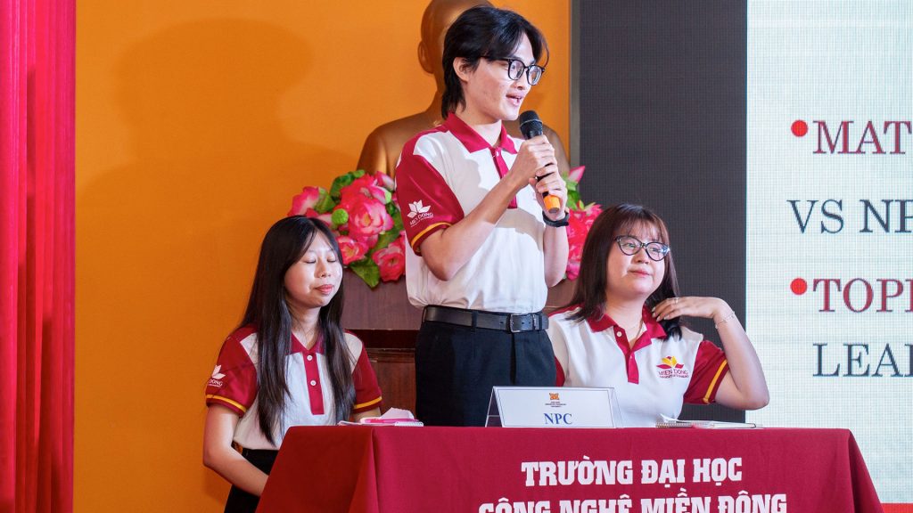 Vòng bán kết cuộc thi hùng biện tiếng Anh – Speak or Lose tại MIT Uni.