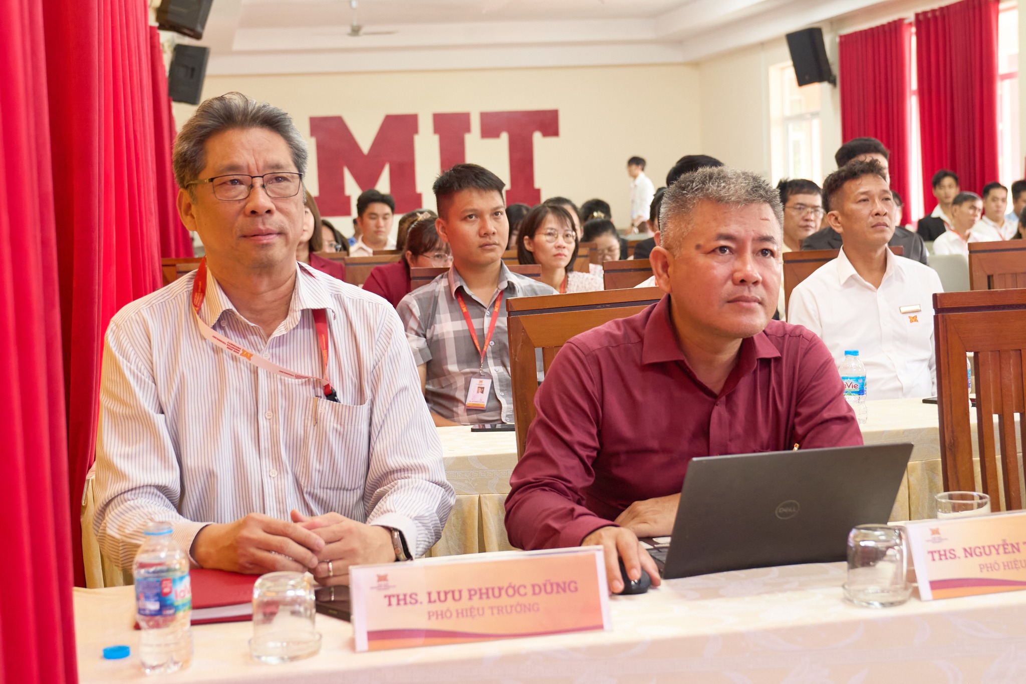 Ban giám hiệu Nhà trường