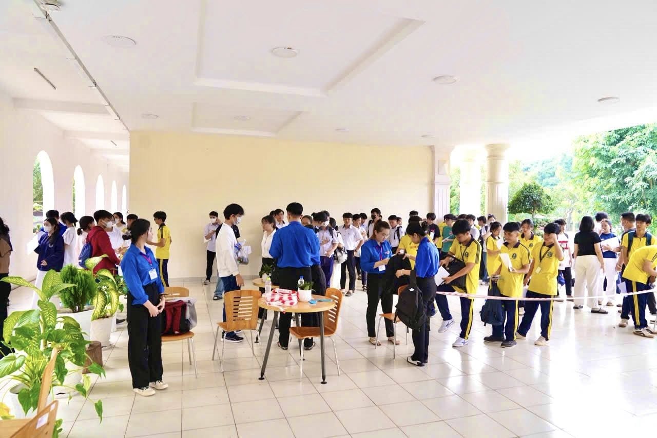 Gần 5,3 ngàn thí sinh thi Đánh giá năng lực đợt 2 tại Đồng Nai trong đó có điểm thi 59 Trường Đại học Công nghệ Miền Đông và điểm thi 60 THPT Dầu Giây