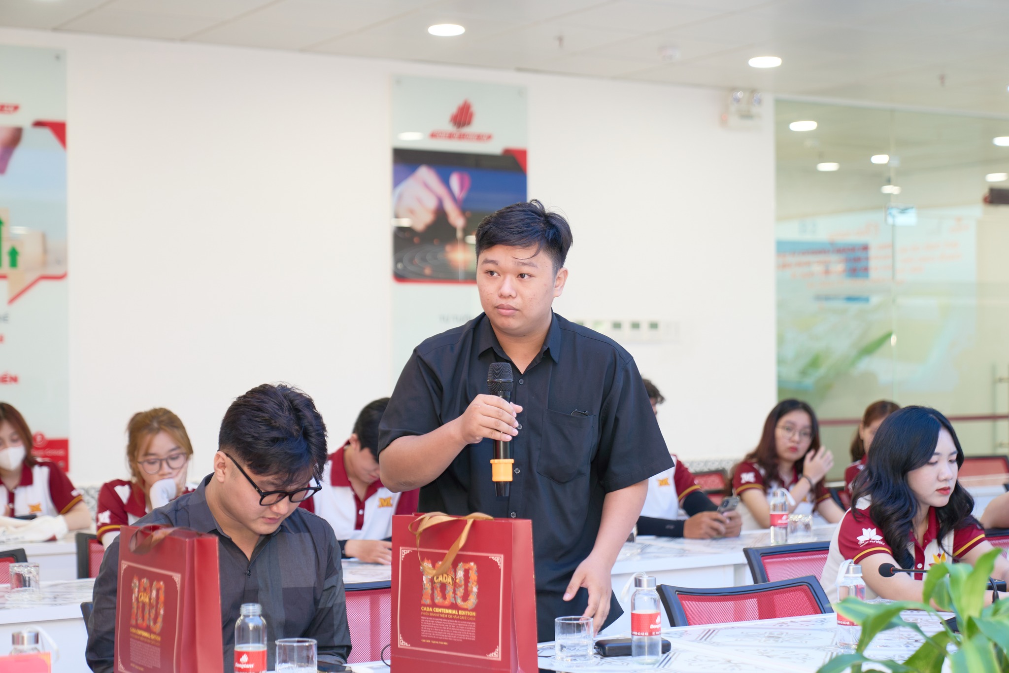 Sinh viên MIT Uni. ngành Logistics có chuyến trải nghiệm thực tế tại Cảng Quốc tế Long An, tiếp cận hoạt động vận tải và hậu cần hiện đại