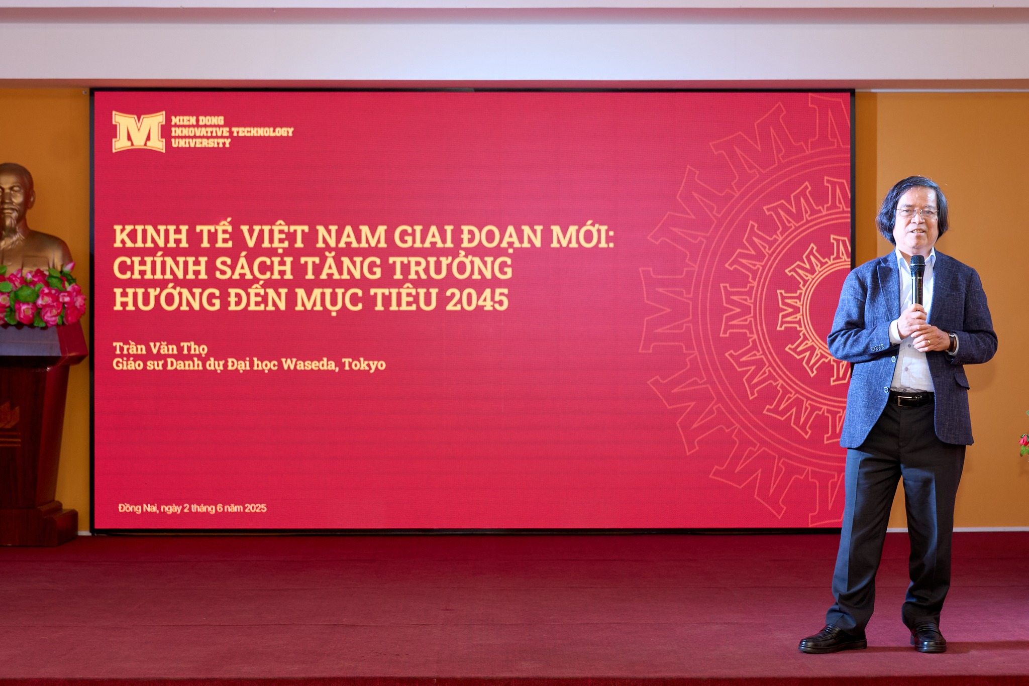 Báo cáo chuyên đề cùng GS. Trần Văn Thọ tại MIT Uni. về chính sách phát triển kinh tế Việt Nam đến năm 2045, truyền cảm hứng và kết nối học thuật.