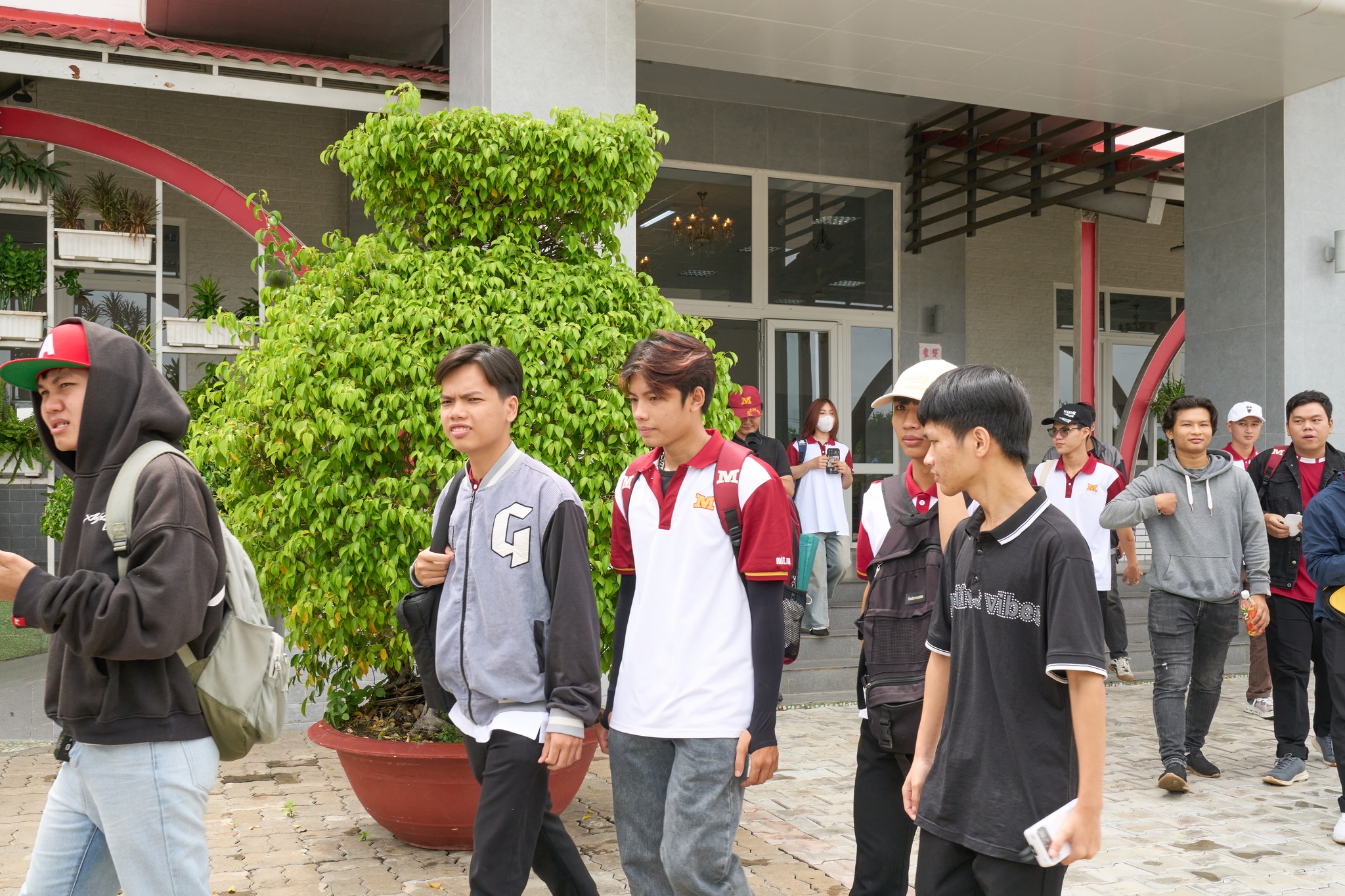 Sinh viên MIT Uni. ngành Logistics có chuyến trải nghiệm thực tế tại Cảng Quốc tế Long An, tiếp cận hoạt động vận tải và hậu cần hiện đại