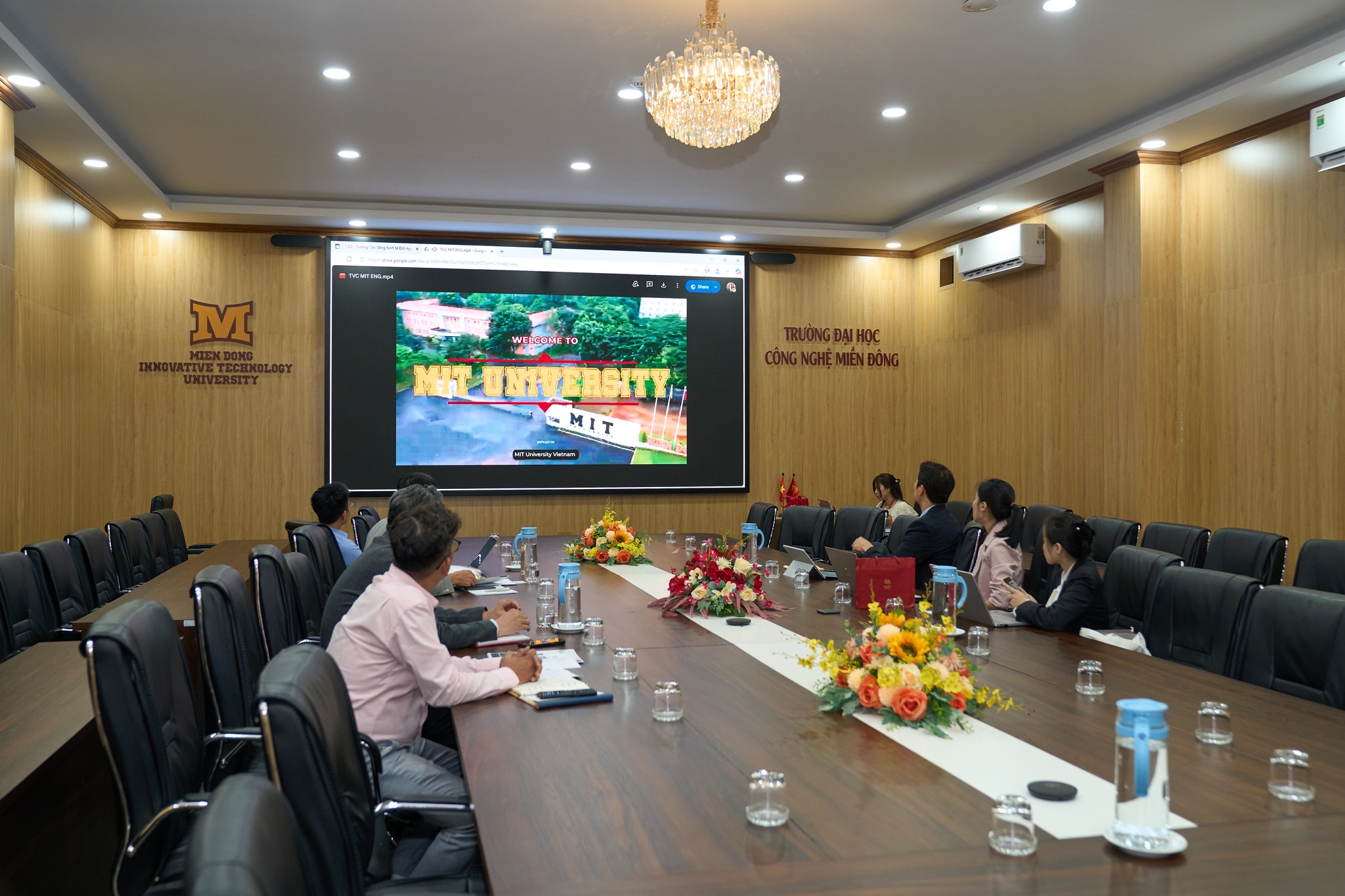 MIT Uni. hợp tác Glenn College mở rộng cơ hội học tập quốc tế
