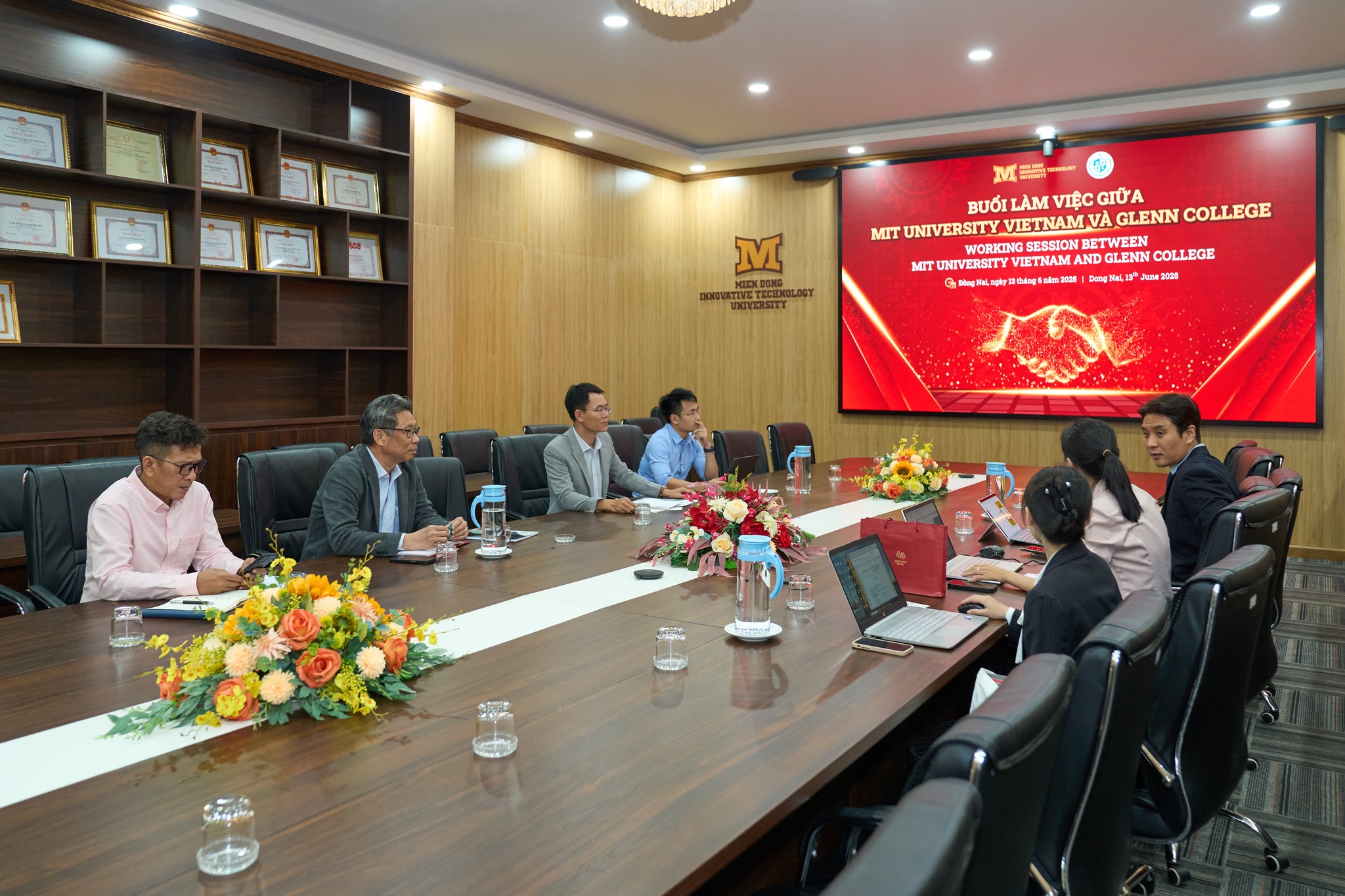 MIT Uni. hợp tác Glenn College mở rộng cơ hội học tập quốc tế