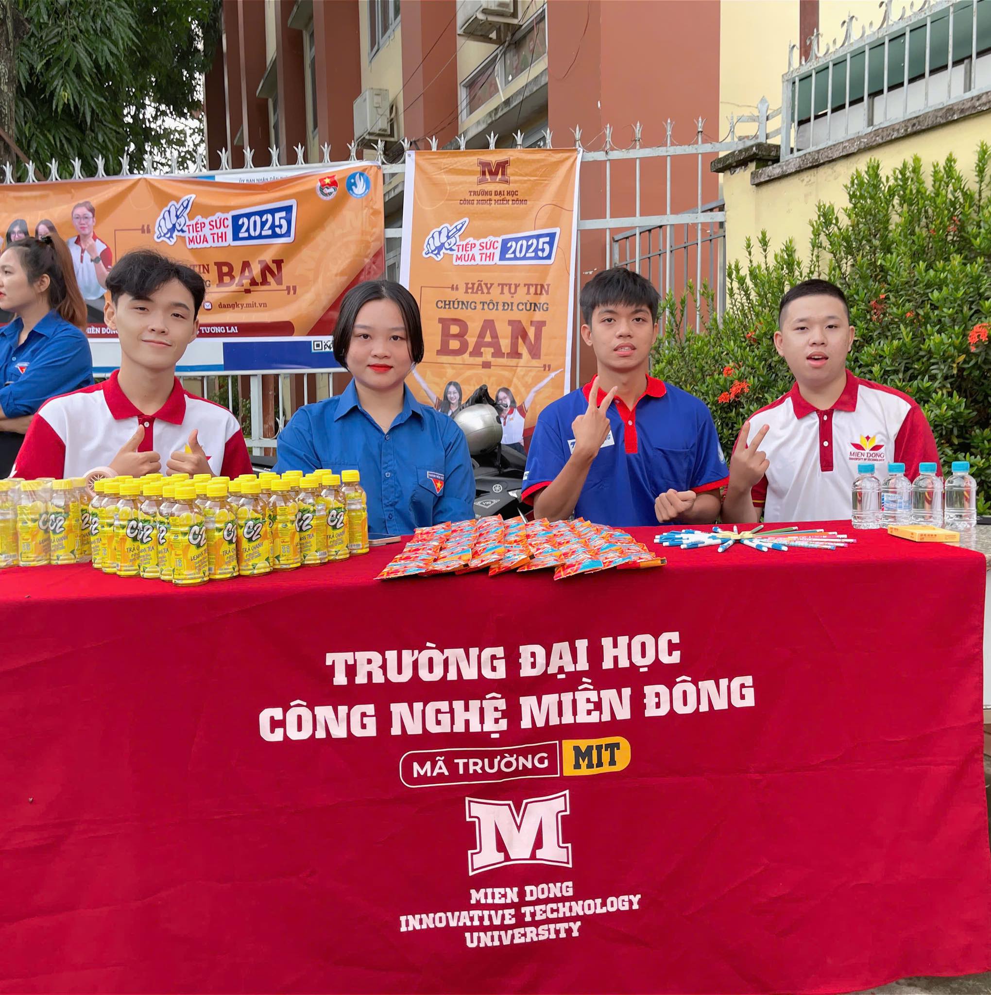 Tiếp sức mùa thi 2025 – Trường Đại học Công nghệ Miền Đông đồng hành cùng sĩ tử