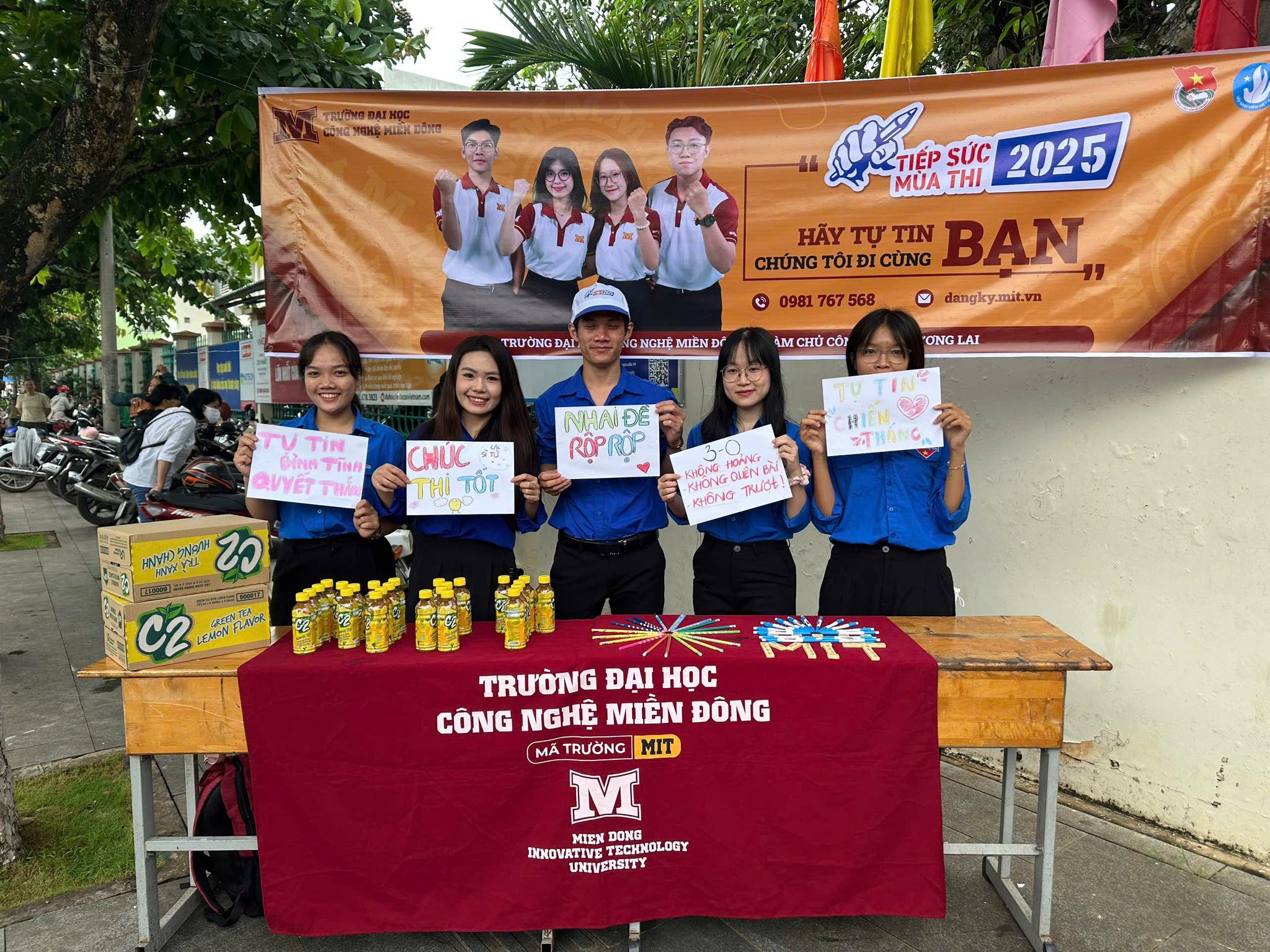 Tiếp sức mùa thi 2025 – Trường Đại học Công nghệ Miền Đông đồng hành cùng sĩ tử