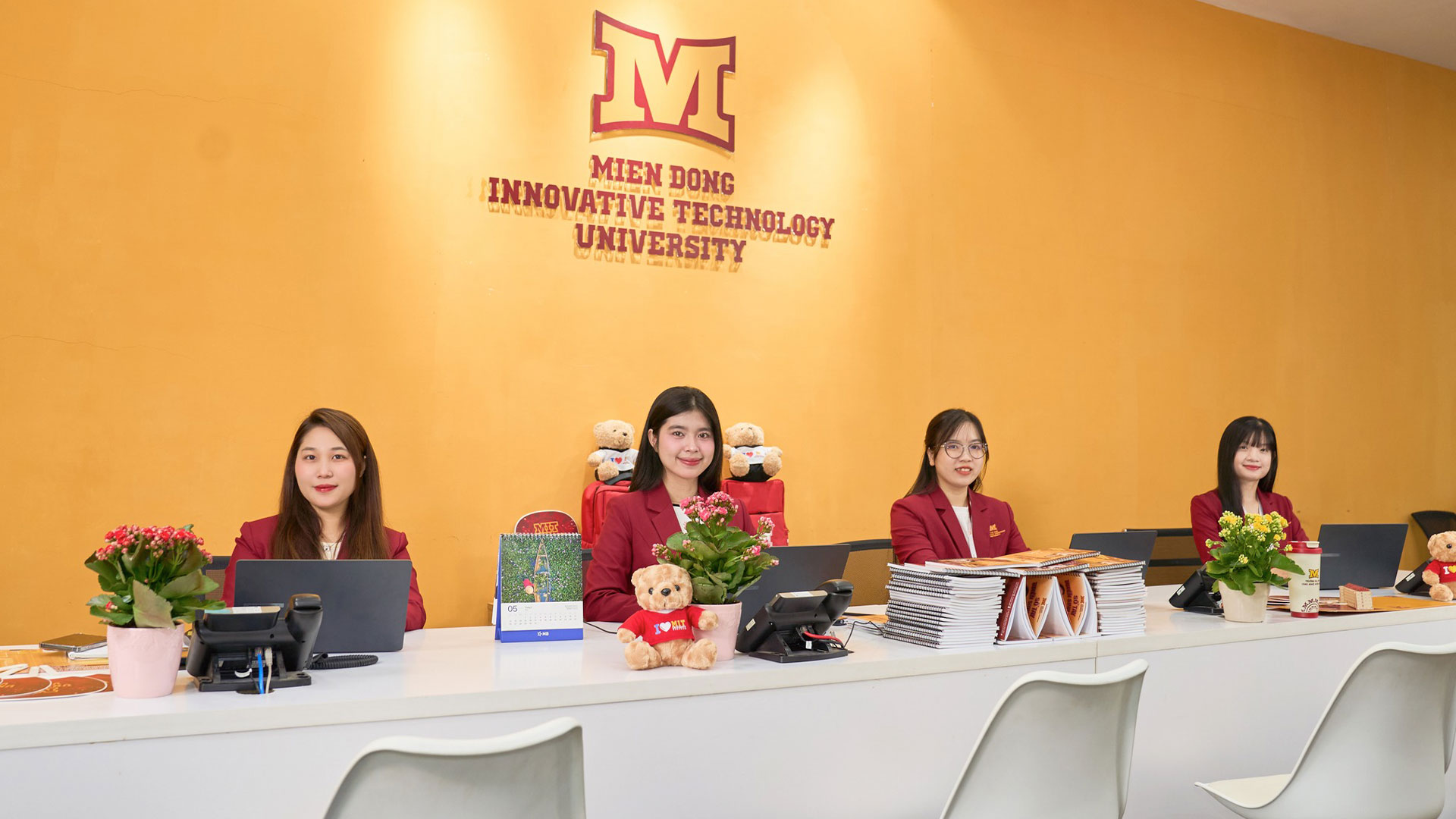 MIT Uni. - Trường Đại học Công nghệ Miền Đông sẵn sàng đón sinh viên 2K7 với chương trình đào tạo thực tiễn, học phí hợp lý, vị trí chiến lược và cơ hội việc làm vững chắc.