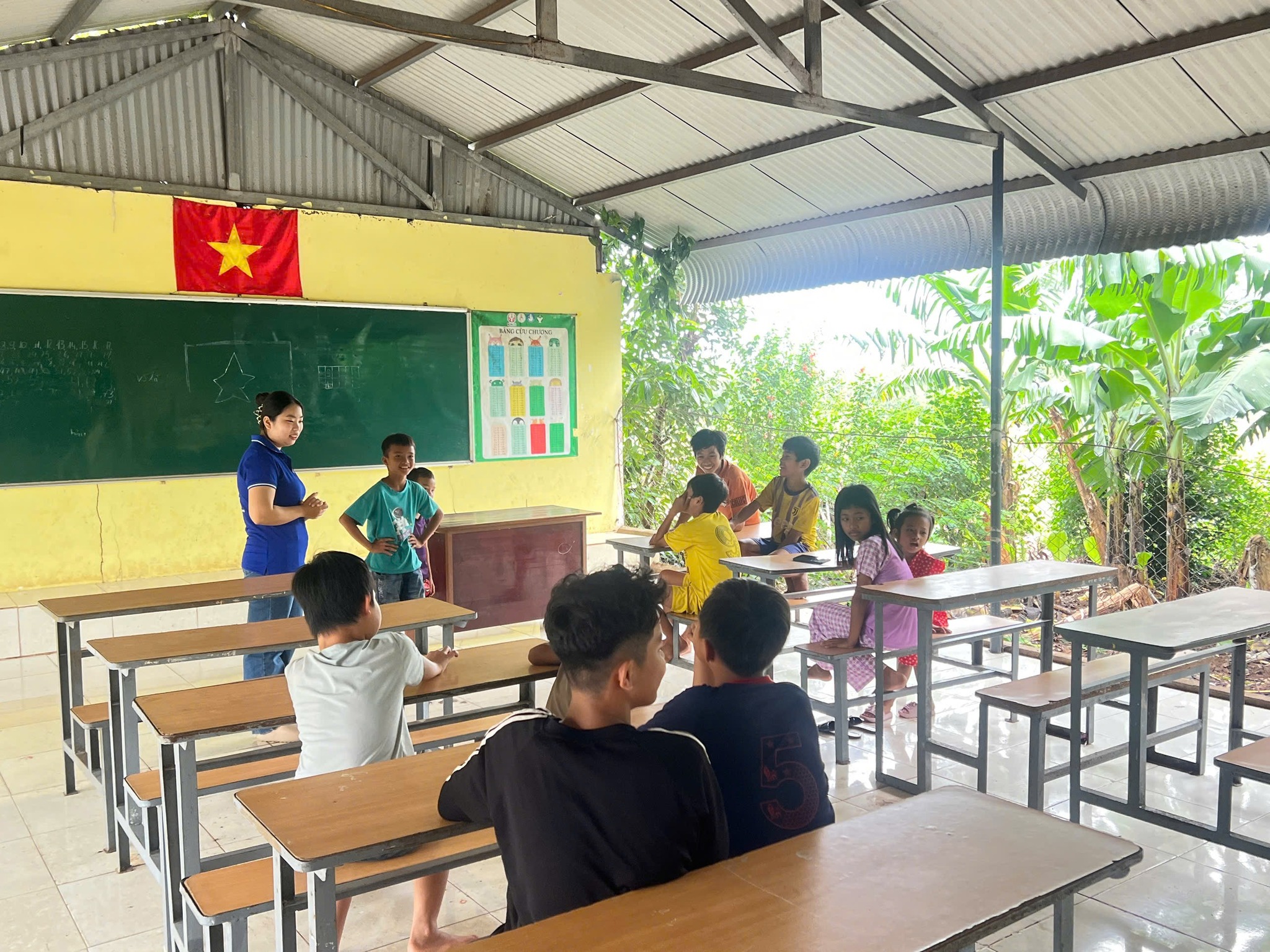 Gia sư áo xanh – lớp học tiếng Anh miễn phí cho thiếu nhi tại Sóc Lu chính thức khai giảng