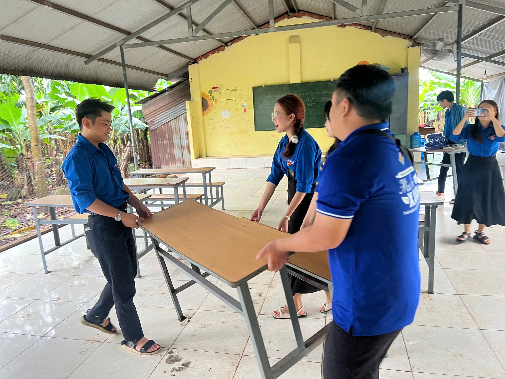 Gia sư áo xanh – lớp học tiếng Anh miễn phí cho thiếu nhi tại Sóc Lu chính thức khai giảng