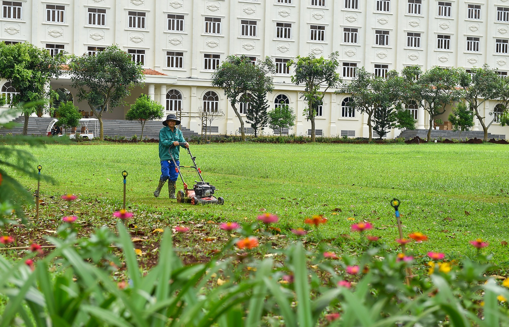 Đến MIT Uni. – Chạm vào những khoảnh xanh