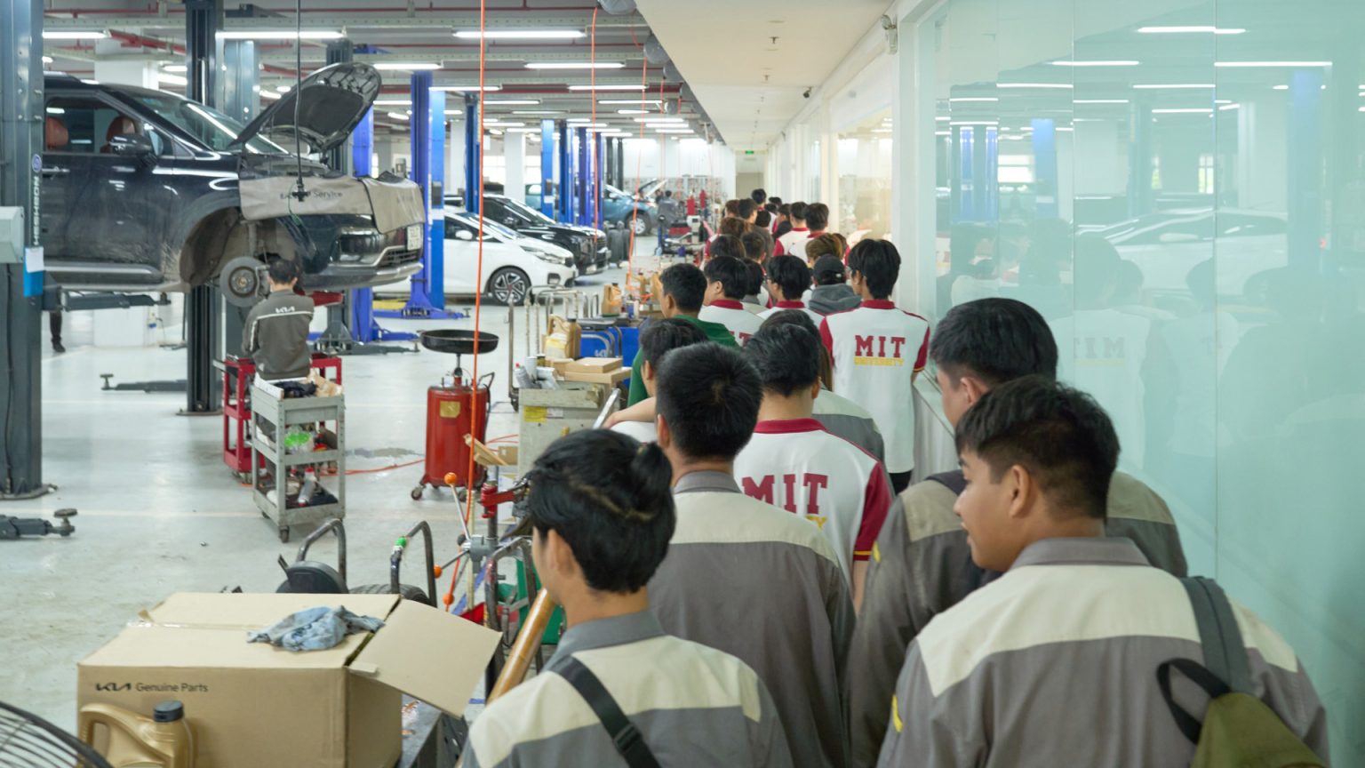 Khám phá đại bản doanh xe “xịn” tại THACO AUTO Đồng Nai – Sinh viên ngành Công nghệ kỹ thuật ô tô đã sẵn sàng chưa?