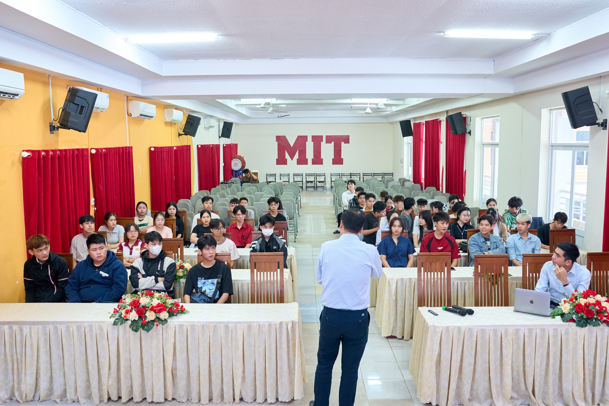 Ra quân mùa tuyển sinh 2026: Đồng hành – Trách nhiệm – Bứt phá