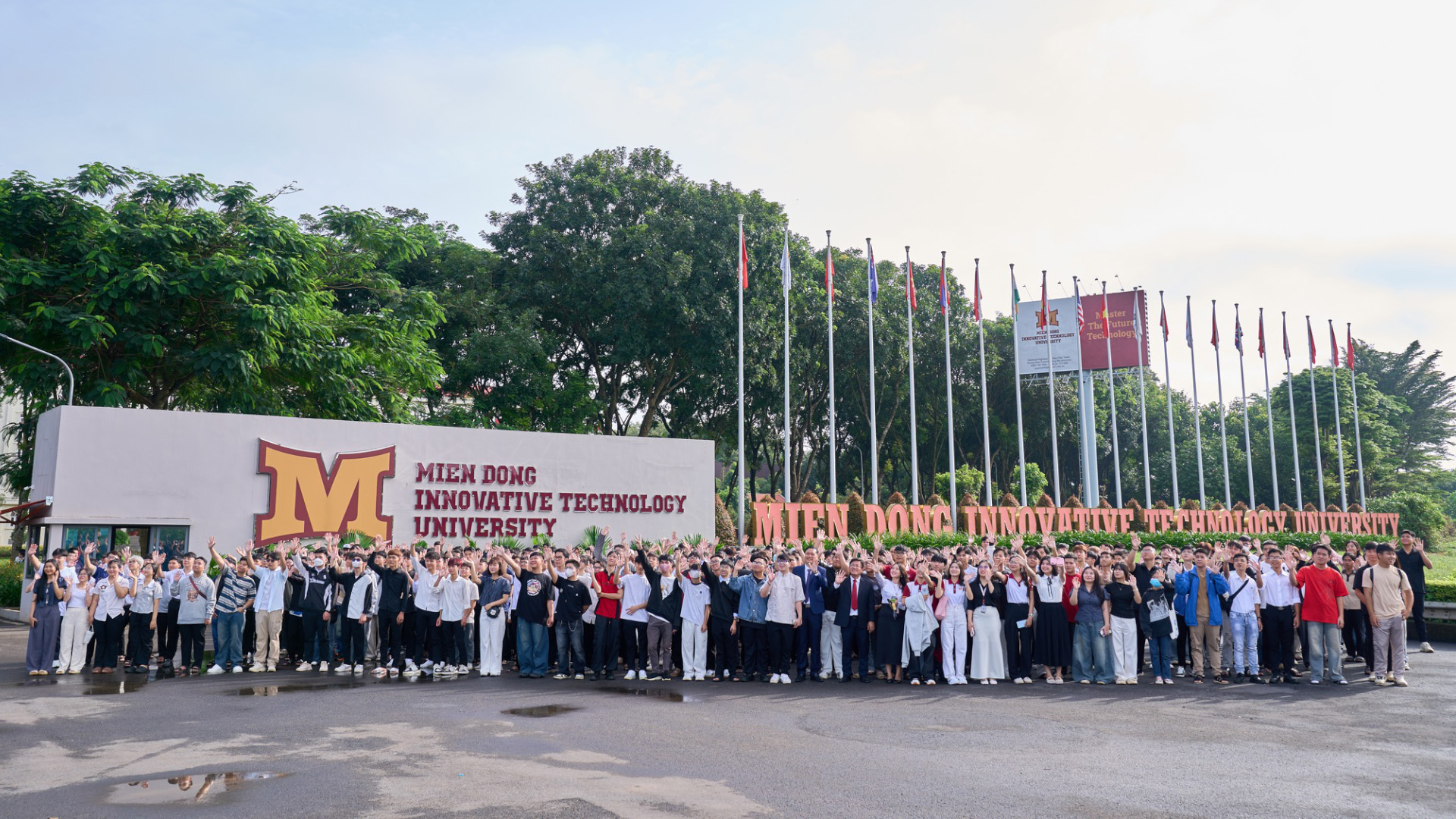 MIT Uni. chào đón Tân sinh viên K25 trong Tuần lễ định hướng