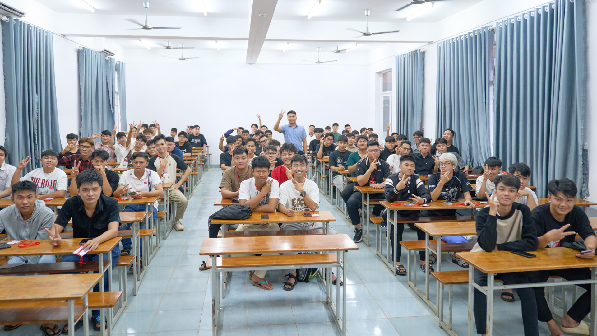 Tuần lễ định hướng K25 cùng Khoa Công nghệ Ôtô và Kỹ thuật Hàng không